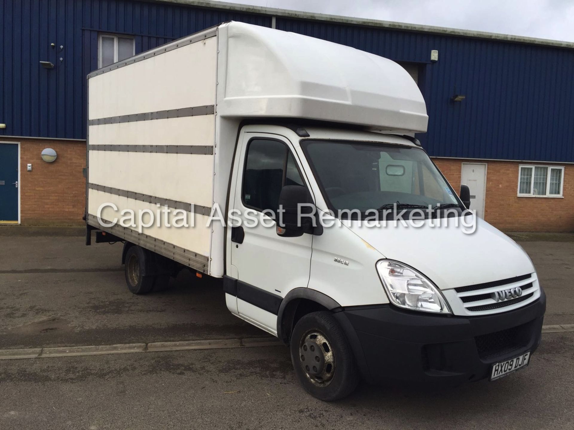 IVECO DAILY 35C12 'LWB - LUTON' (2009) 2.3 HPI - 120 BHP - CRUISE CONTROL "ELECTRIC TAIL-LIFT"