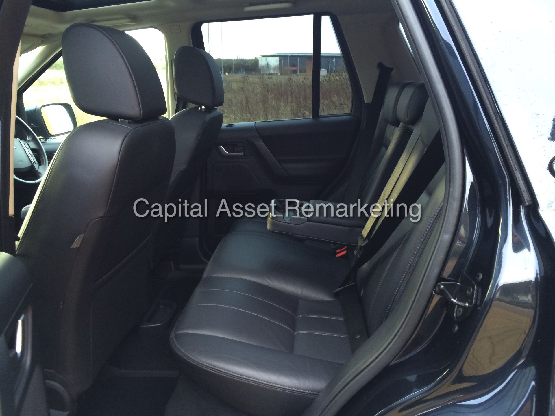 LAND ROVER FREELANDER 2 SD4 "HSE COMMAND SHIFT" (2013 MODEL) FULL LOADED - SAT NAV - PAN ROOF - LOOK - Image 17 of 27