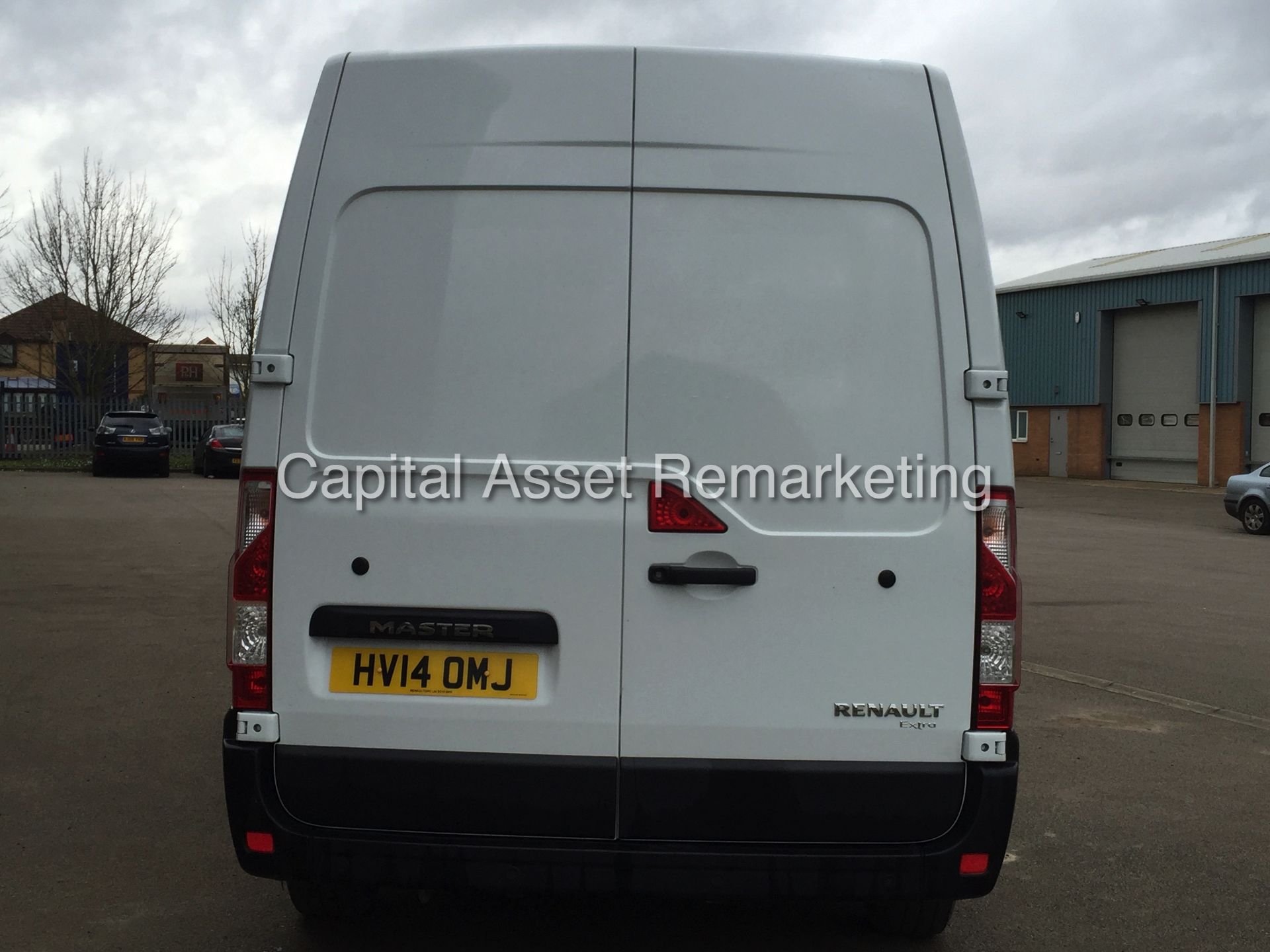 (ON SALE) RENAULT MASTER LM35 'EXTRA' (2014 - 14 REG) 2.3 DCI - 6 SPEED - AIR CON  (1 COMPANY OWNER) - Image 6 of 16