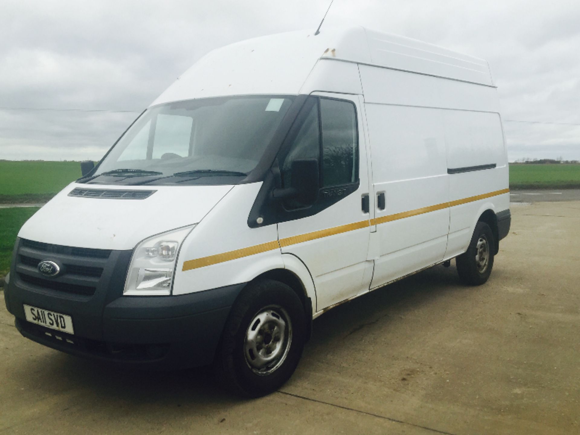 (ON SALE) FORD TRANSIT 140 T350L RWD (2011 - 11 REG) 2.4 TDCI - 140 PS - 6 SPEED (1 FORMER KEEPER)