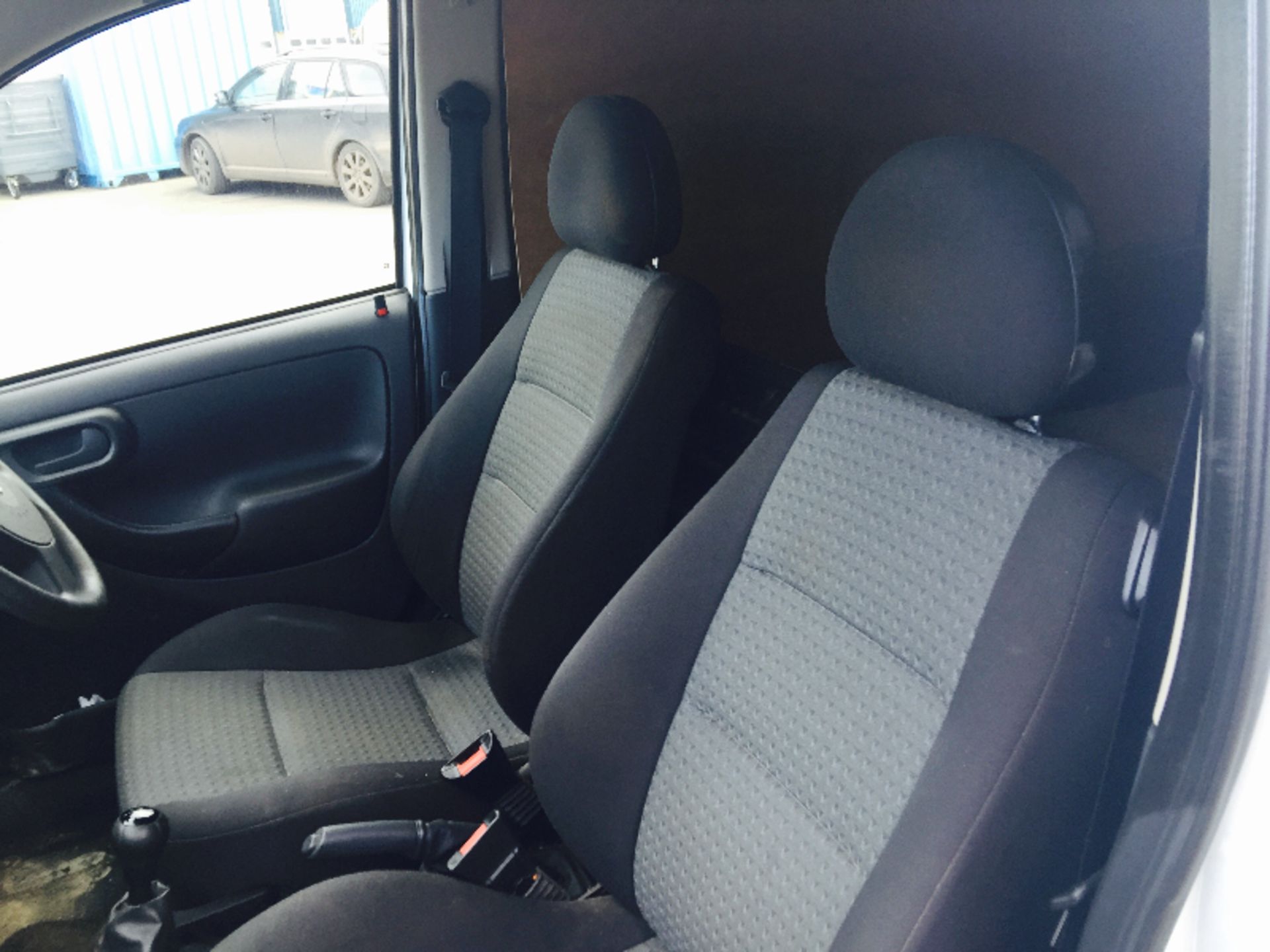 VAUXHALL COMBO 1.3CDTI '2011 MODEL' GOOD SPEC - 1 OWNER - FULL SERVICE HISTORY - SIDE LOADING DOOR - Image 11 of 14