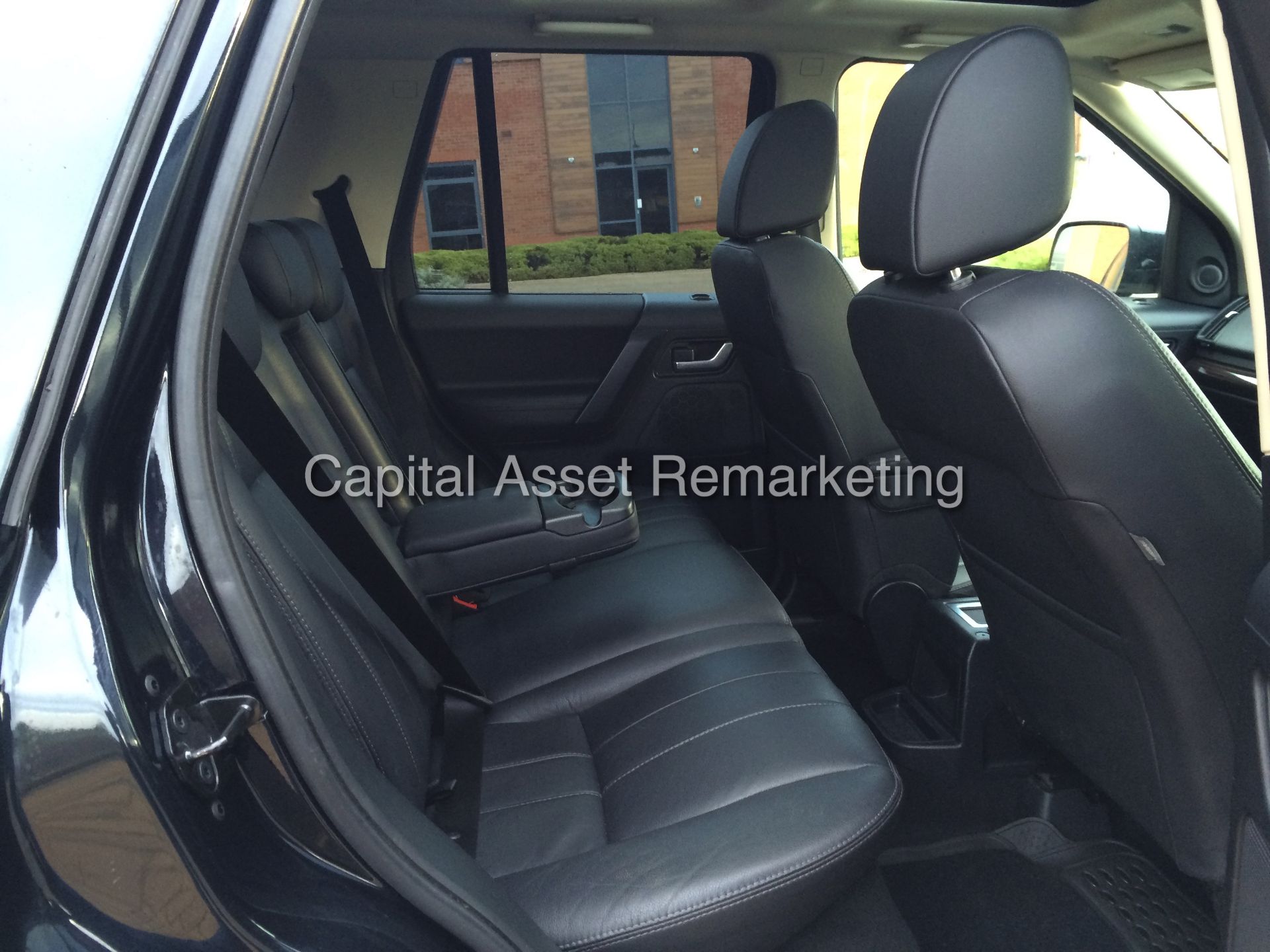 LAND ROVER FREELANDER 2 SD4 "HSE COMMAND SHIFT" (2013 MODEL) FULL LOADED - SAT NAV - PAN ROOF - LOOK - Image 18 of 27