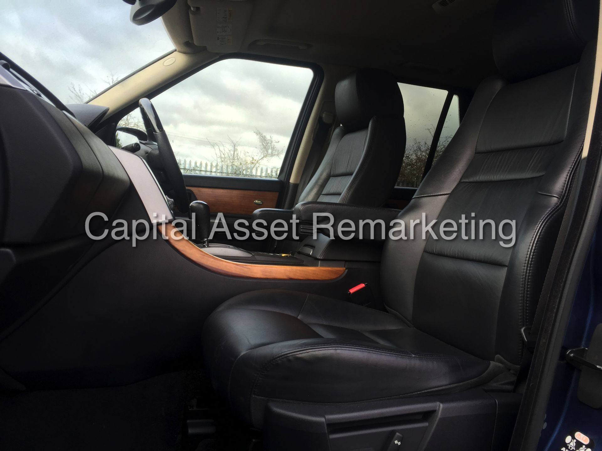 (ON SALE) RANGE ROVER SPORT 'HSE' (TDV6) - AUTO - LEATHER - SAT NAV - FRONT & REAR DVD's - Image 23 of 27