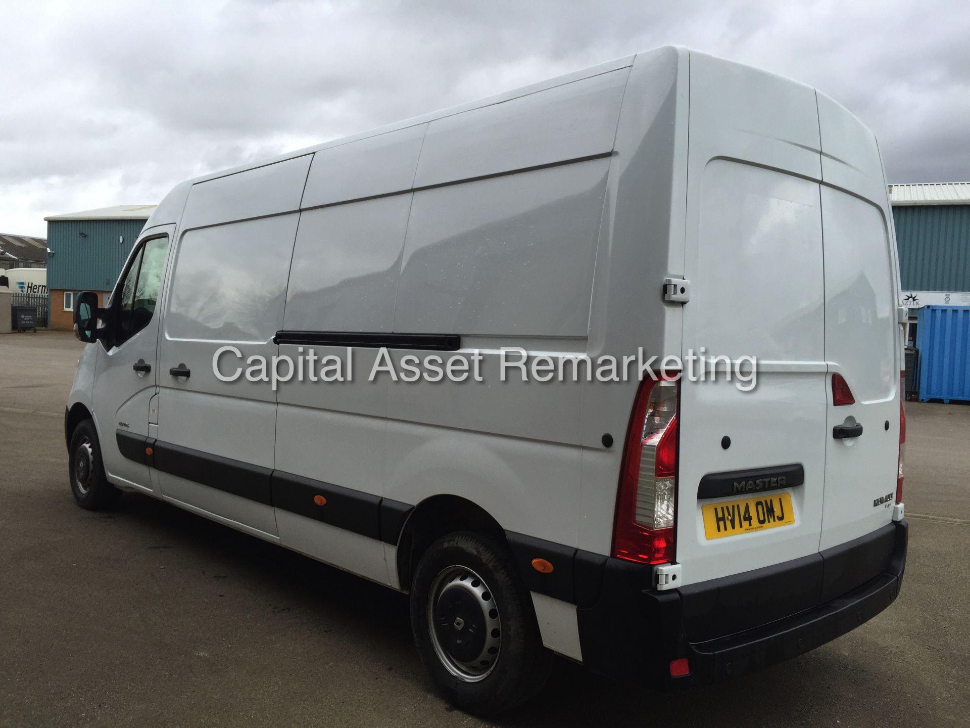 (ON SALE) RENAULT MASTER LM35 'EXTRA' (2014 - 14 REG) 2.3 DCI - 6 SPEED - AIR CON  (1 COMPANY OWNER) - Image 5 of 16