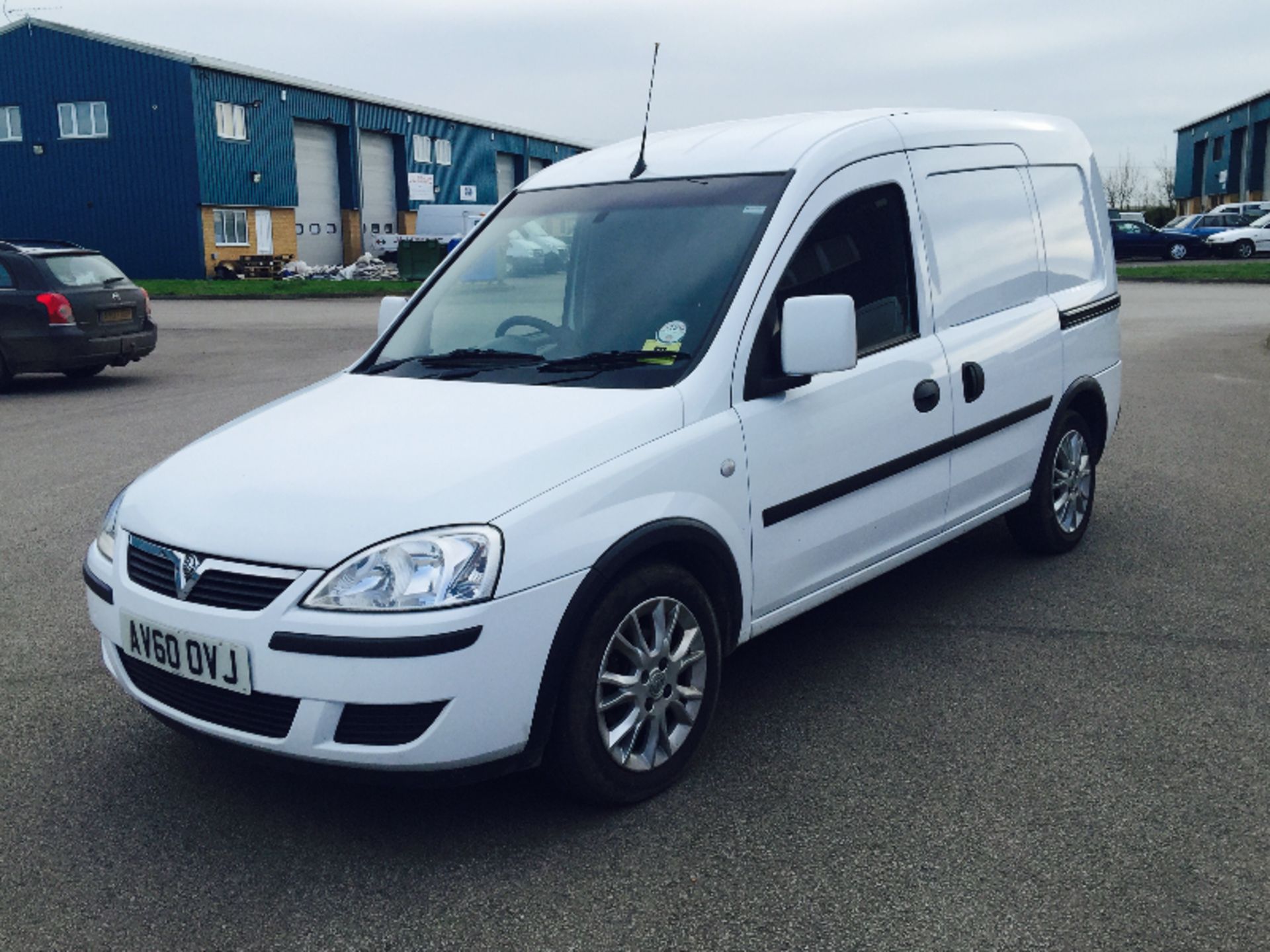 VAUXHALL COMBO 1.3CDTI '2011 MODEL' GOOD SPEC - 1 OWNER - FULL SERVICE HISTORY - SIDE LOADING DOOR - Image 3 of 14