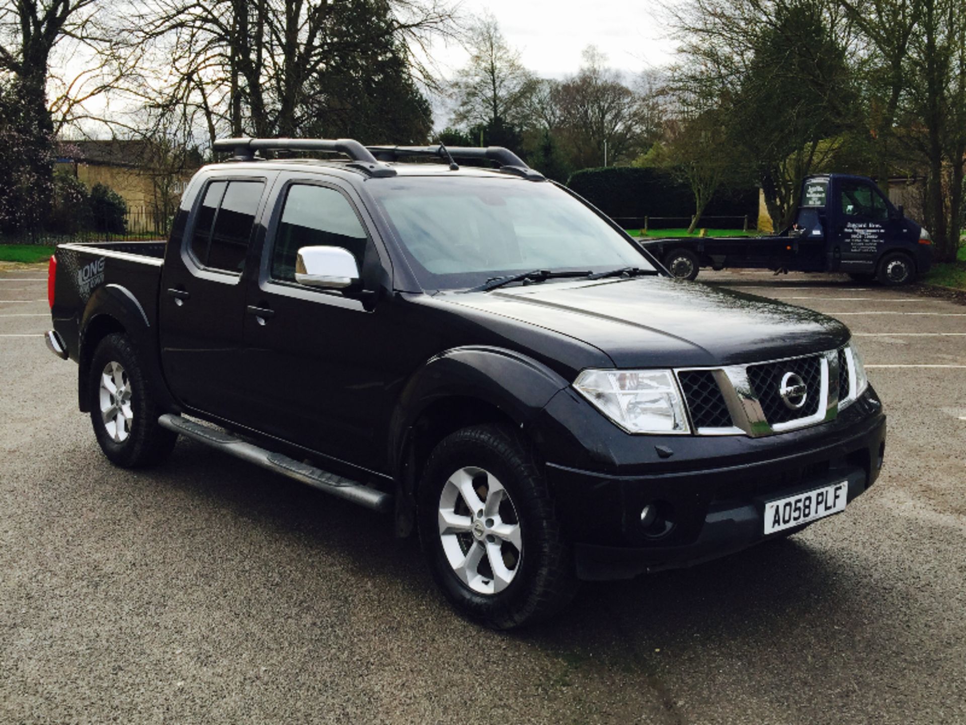 NISSAN NAVARA 'LONG WAY DOWN' (2009) DOUBLE CAB PICK-UP "BLACK EDITION" 2.5 DCI - 6 SPEED (NO VAT)