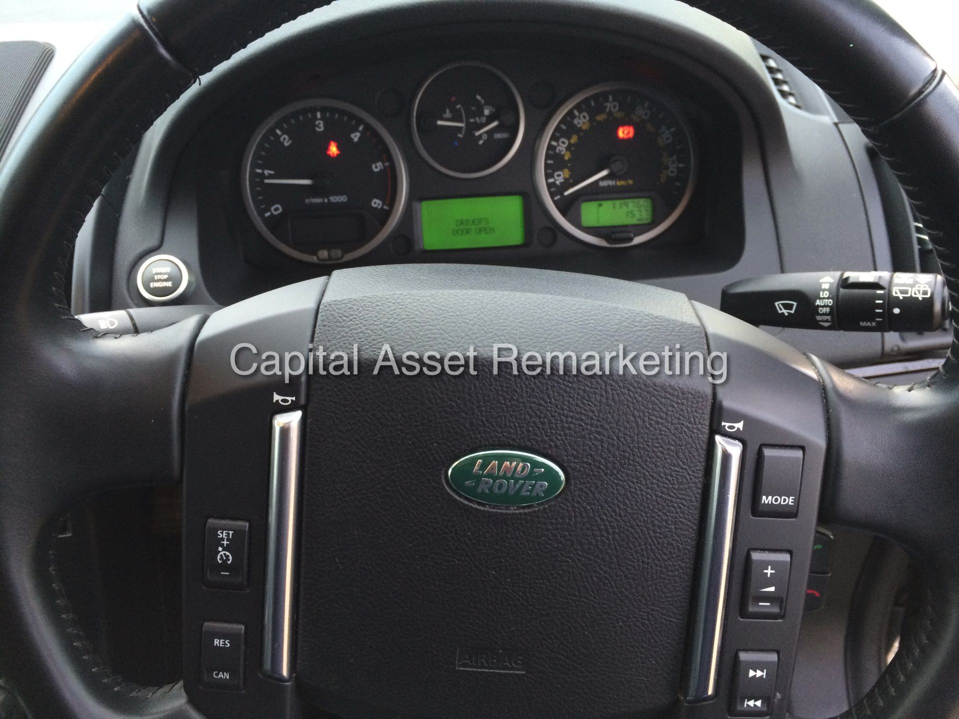 LAND ROVER FREELANDER 2 SD4 "HSE COMMAND SHIFT" (2013 MODEL) FULL LOADED - SAT NAV - PAN ROOF - LOOK - Image 23 of 27