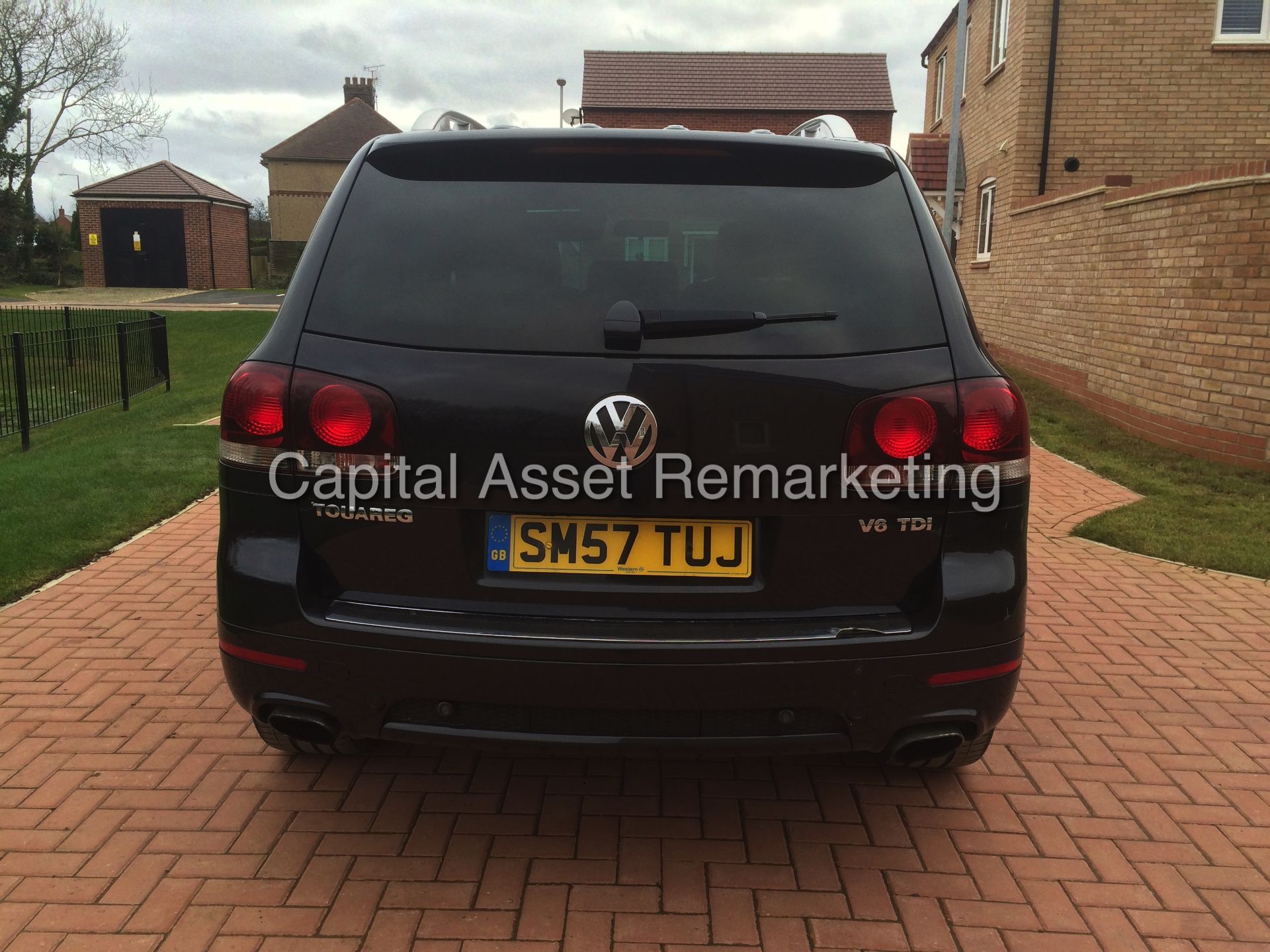 VOLKSWAGEN TOUAREG 'ALTITUDE' (2008 MODEL) 3.0 TDI 'V6' - DGS AUTO - LEATHER - SAT NAV -FULLY LOADED - Image 5 of 16