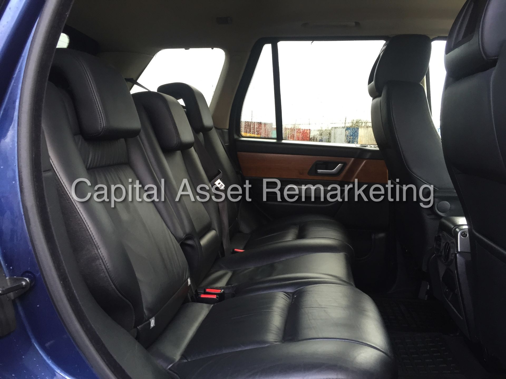 (ON SALE) RANGE ROVER SPORT 'HSE' (TDV6) - AUTO - LEATHER - SAT NAV - FRONT & REAR DVD's - Image 15 of 27