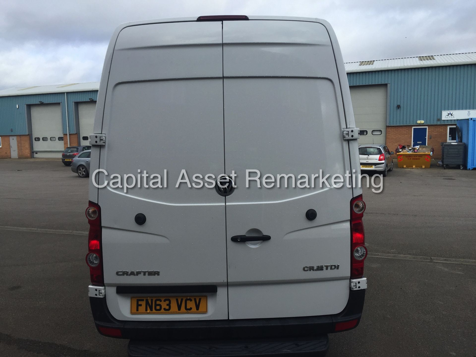 VW CRAFTER CR35 (2014 MODEL) LWB HI-ROOF '2.0 TDI - 109 BHP - 6 SPEED'  (1 OWNER FROM NEW) - Image 5 of 13