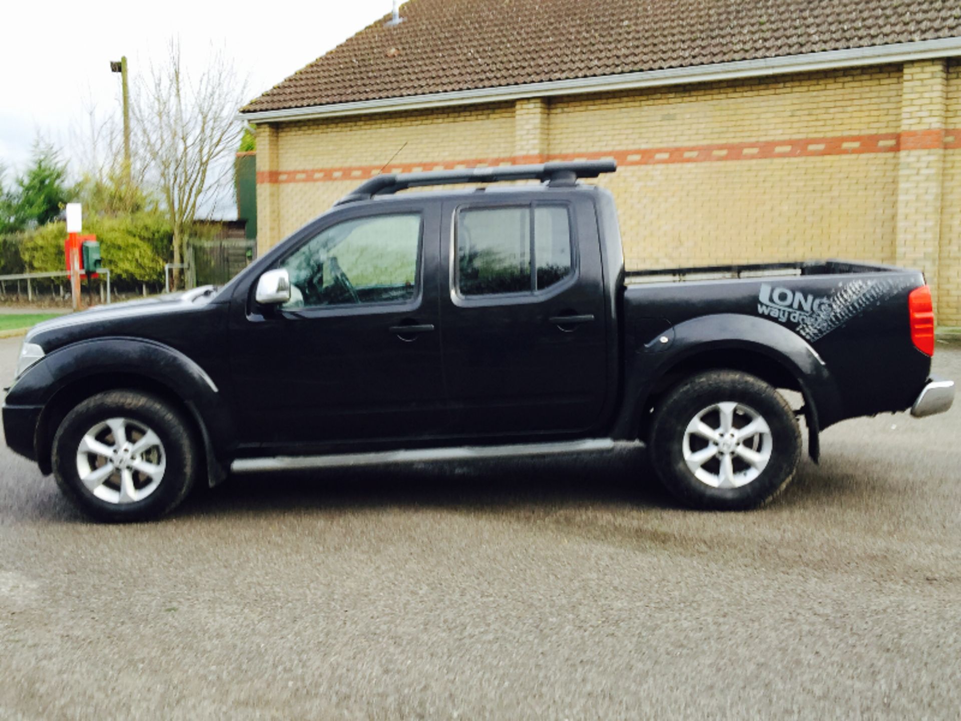 (ON SALE) NISSAN NAVARA 'LONG WAY DOWN' (2009) DOUBLE CAB PICK-UP "BLACK EDITION" 2.5 DCI  (NO VAT) - Image 6 of 15