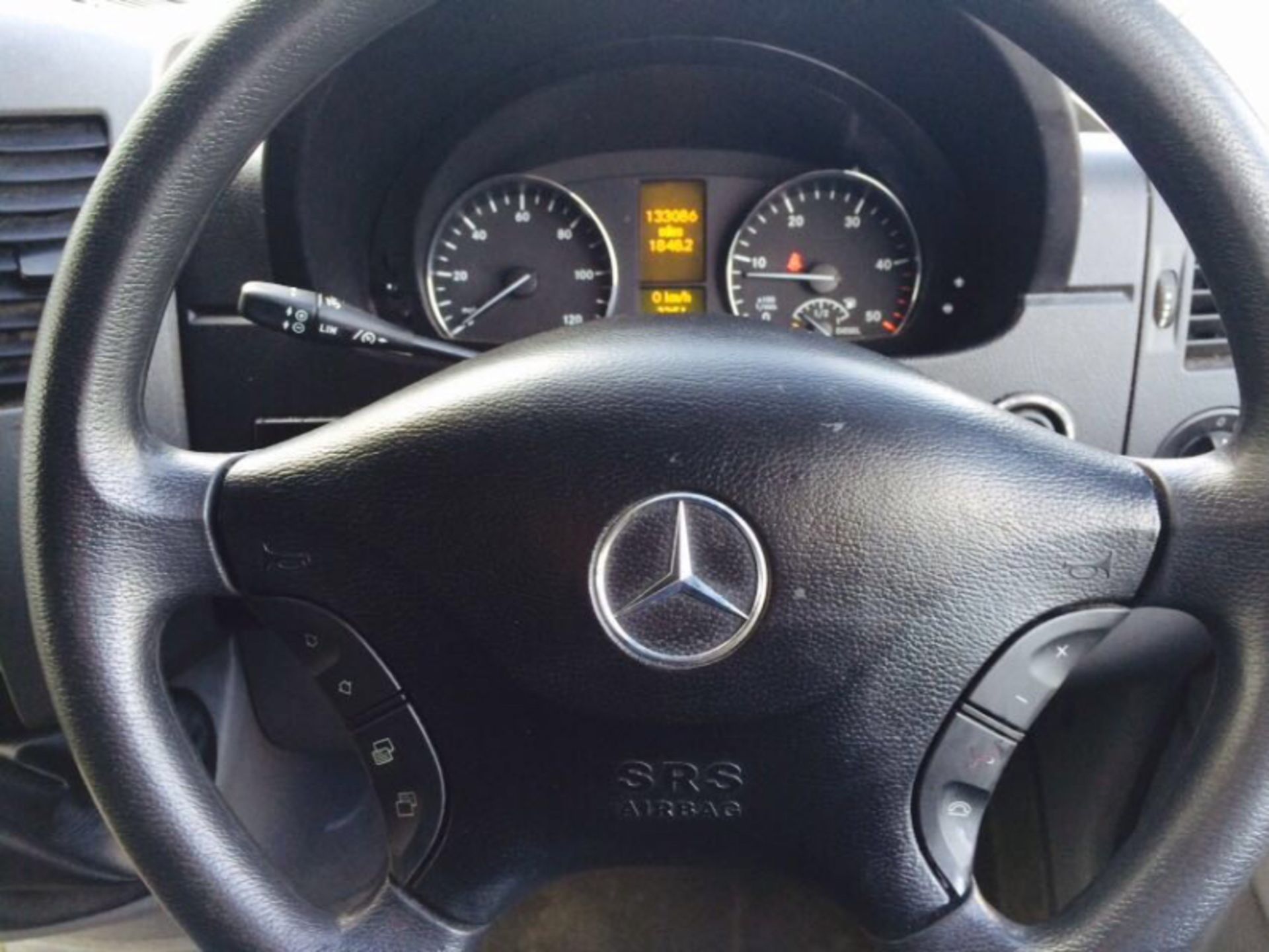 MERCEDES SPRINTER '313CDI - 130BHP' (2013 MODEL) CRUISE CONTROL - ELEC PACK - FSH - 1 OWNER FROM NEW - Image 16 of 17