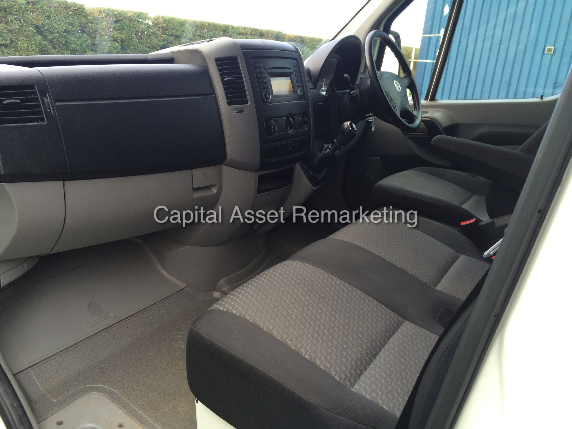 VOLKSWAGEN CRAFTER 2.0Ltr TDI CR35 LWB (2014 MODEL) NEW SHAPE - CRUISE CONTROL - 1 OWNER FROM NEW !! - Image 14 of 19