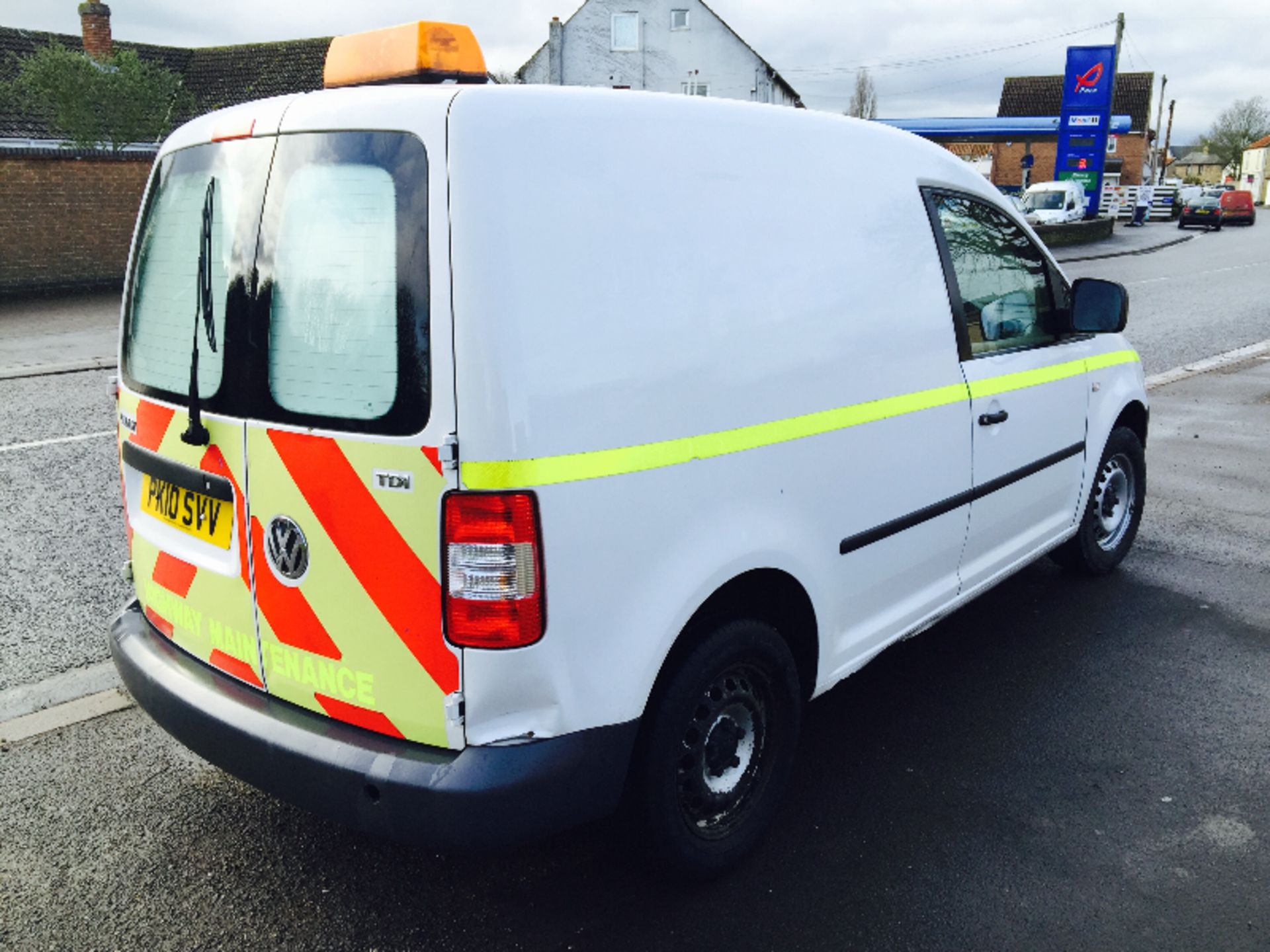 (On Sale) VW CADDY C20 TDI 104 (2010 - 10 REG) 1.9 TDI '104 PS' **FULL HISTORY** (1 OWNER FROM NEW) - Image 4 of 12