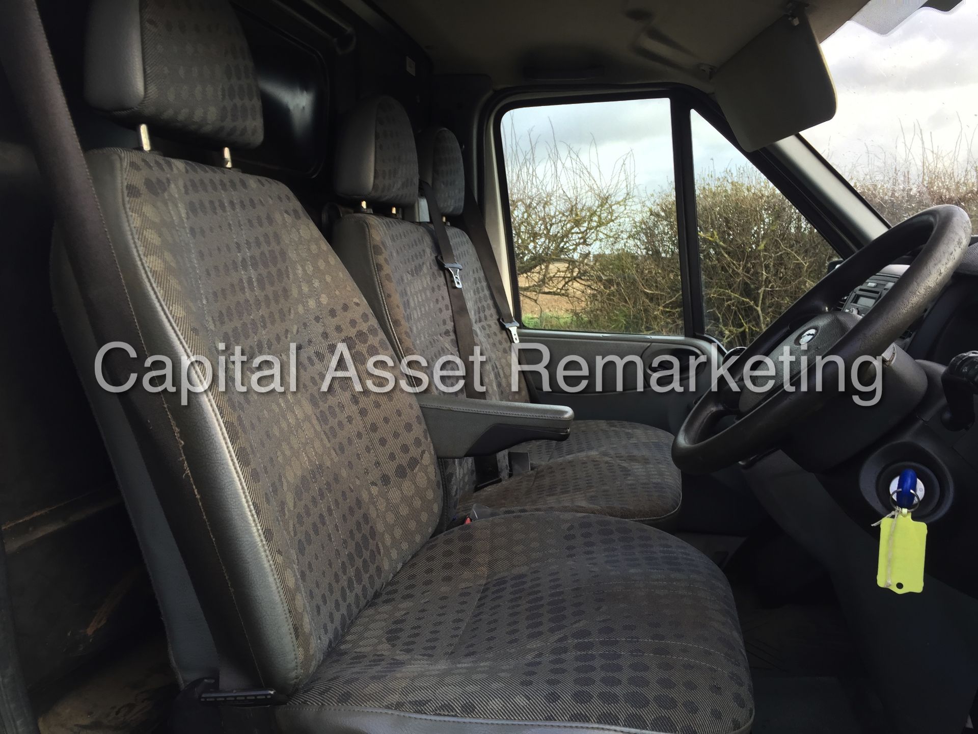 FORD TRANSIT 85 T260S FWD (2010 MODEL) 2.2 TDCI 'SWB - SEMI HI-ROOF' - Image 11 of 16