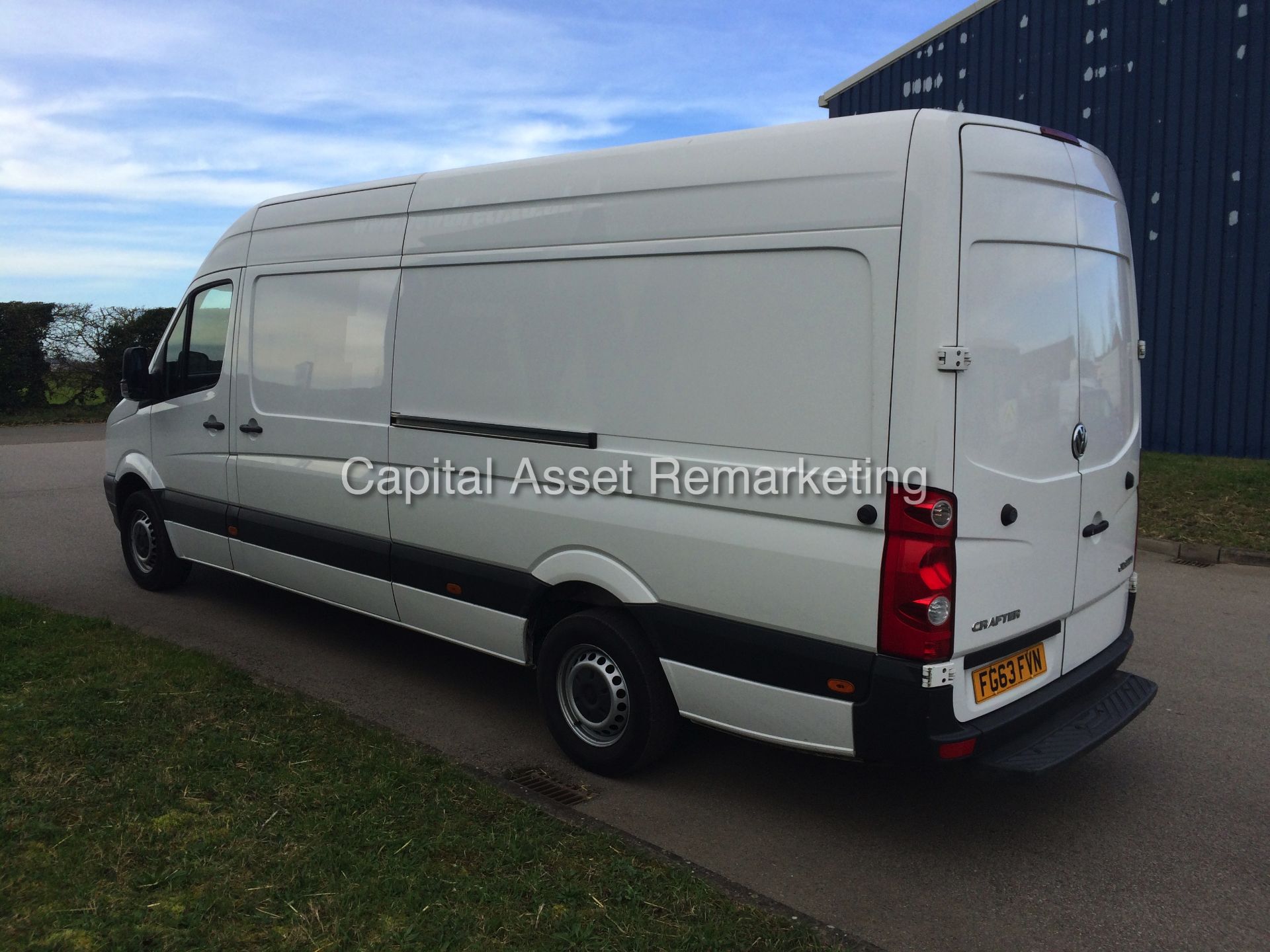 VOLKSWAGEN CRAFTER 2.0Ltr TDI CR35 LWB (2014 MODEL) NEW SHAPE - CRUISE CONTROL - 1 OWNER FROM NEW !! - Image 3 of 19