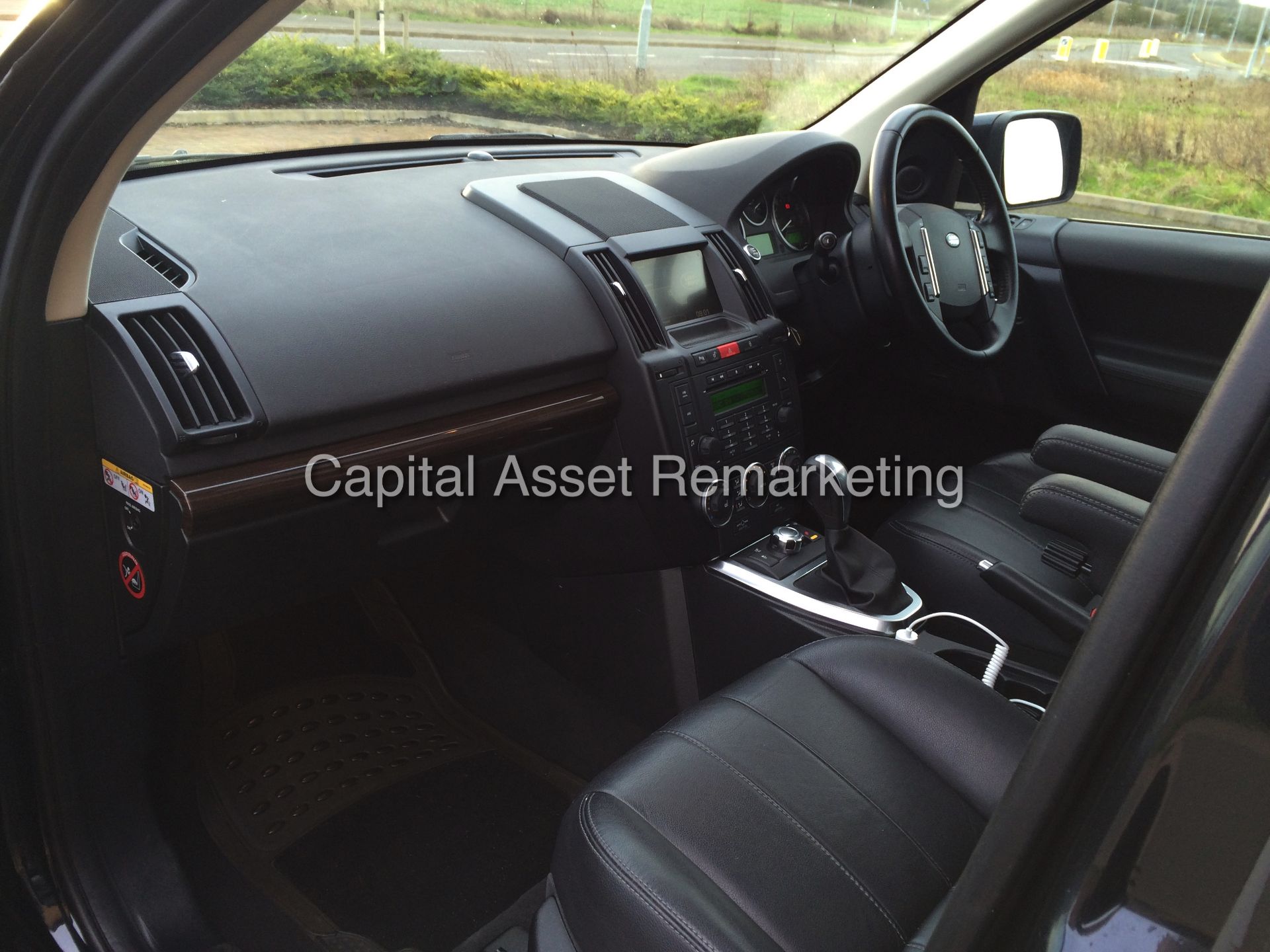 (ON SALE) LAND ROVER FREELANDER 2 SD4 "HSE COMMAND SHIFT" (2013) FULL LOADED - SAT NAV - PAN ROOF - Image 15 of 27