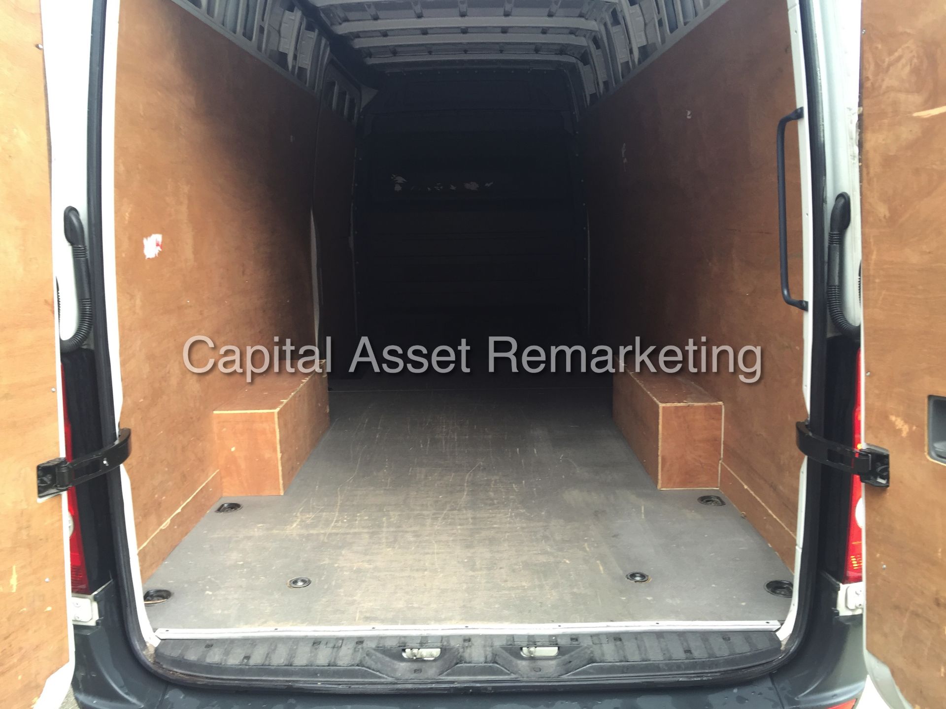VW CRAFTER CR35 (2014 MODEL) LWB HI-ROOF '2.0 TDI - 109 BHP - 6 SPEED'  (1 OWNER FROM NEW) - Image 10 of 13