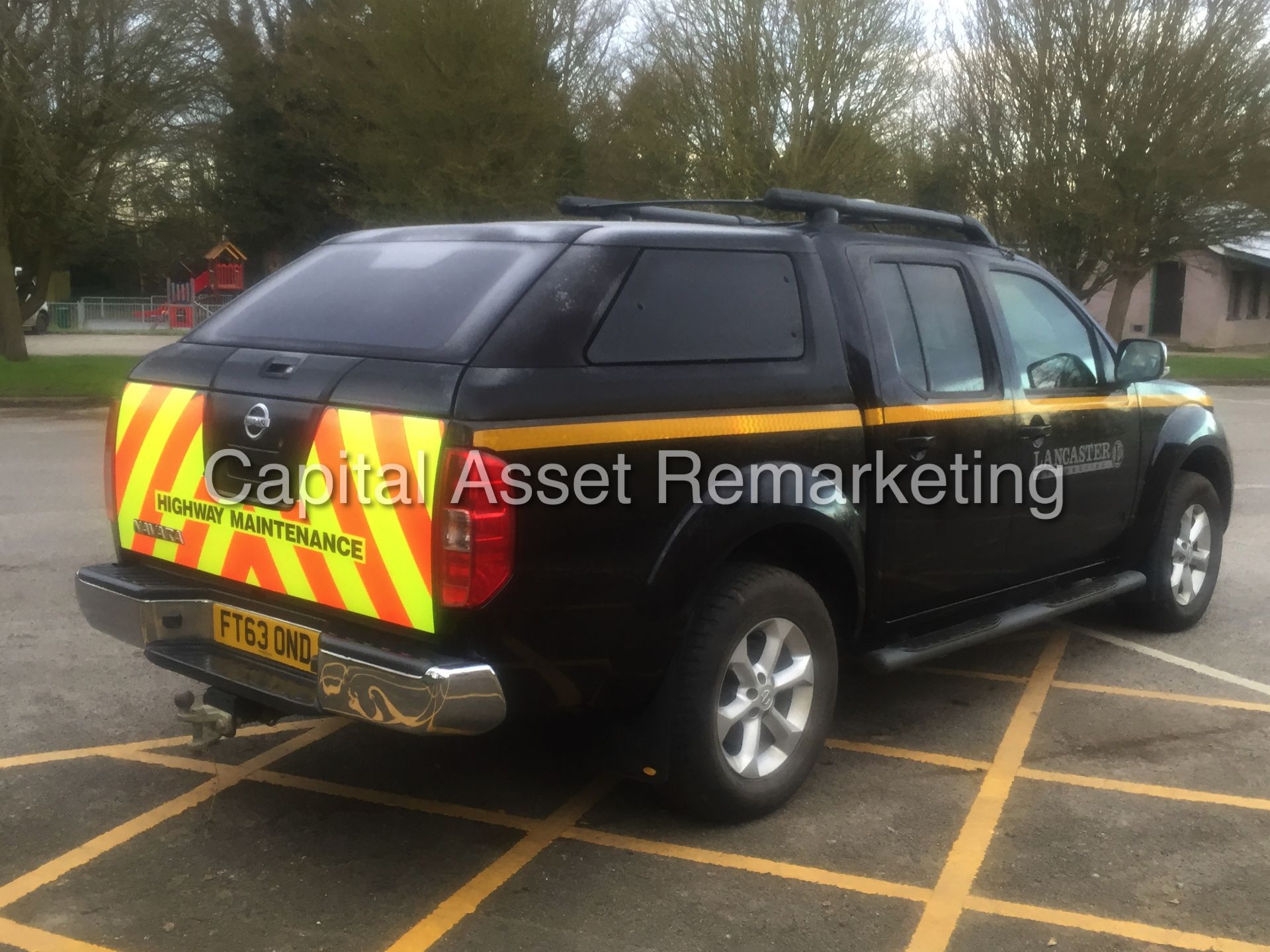 NISSAN NAVARA 'TEKNA' (2014 MODEL) DOUBLE CAB PICK-UP '2.5 DCI - 188 PS - 6 SPEED'  (MASSIVE SPEC) - Image 7 of 22