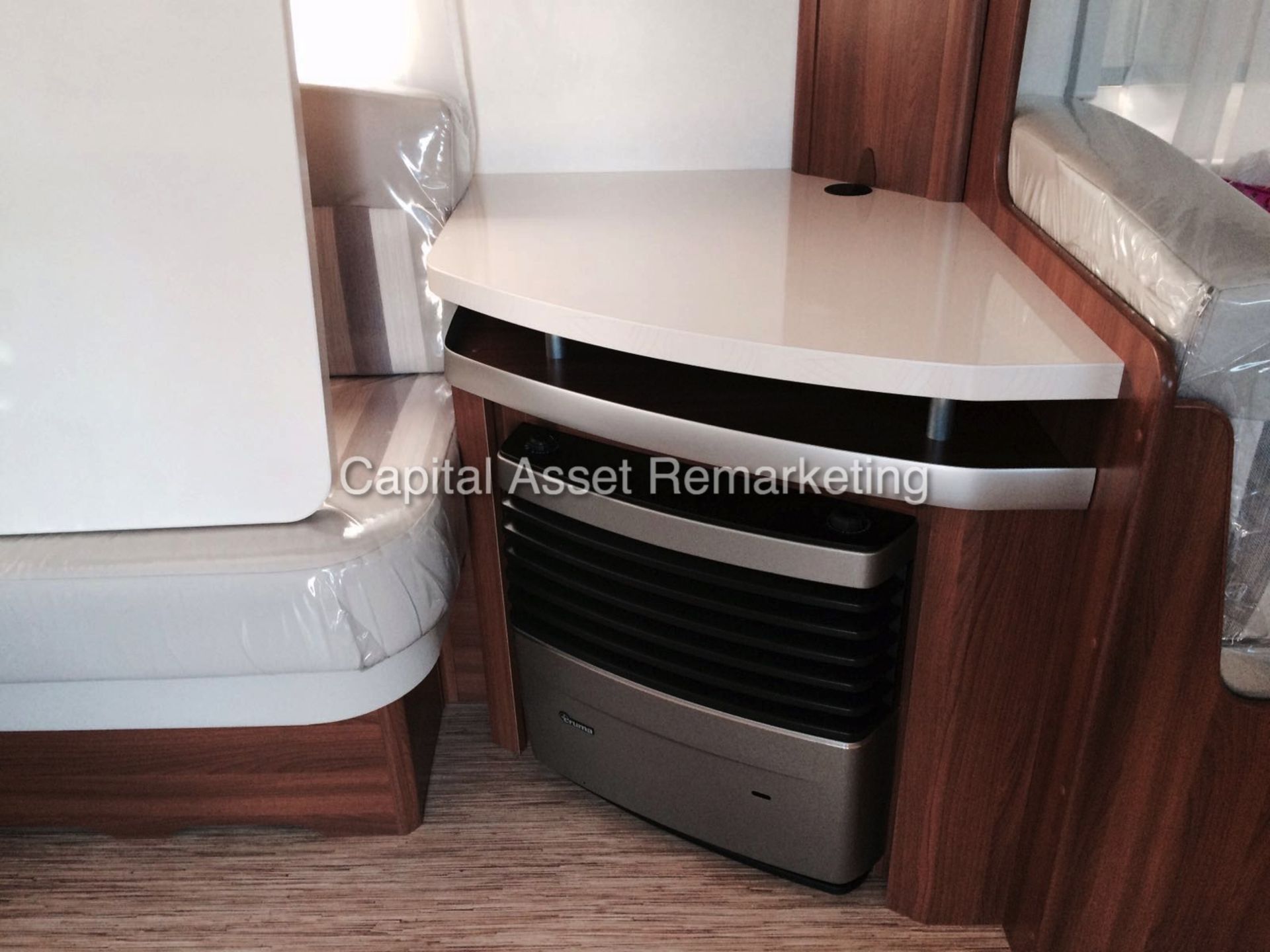 (ON SALE) HOBBY 645 VIP 'LUXURY' 5 BERTH CARAVAN (NEW 2015 - LATEST SPEC) MASSIVE SPEC - STUNNING - Image 3 of 17