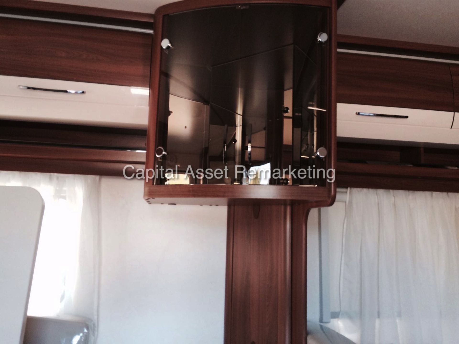 (ON SALE) HOBBY 645 VIP 'LUXURY' 5 BERTH CARAVAN (NEW 2015 - LATEST SPEC) MASSIVE SPEC - STUNNING - Image 6 of 17