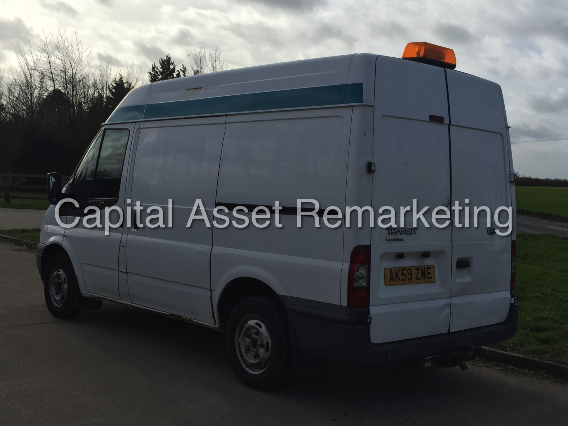 FORD TRANSIT 85 T260S FWD (2010 MODEL) 2.2 TDCI 'SWB - SEMI HI-ROOF' - Image 6 of 16