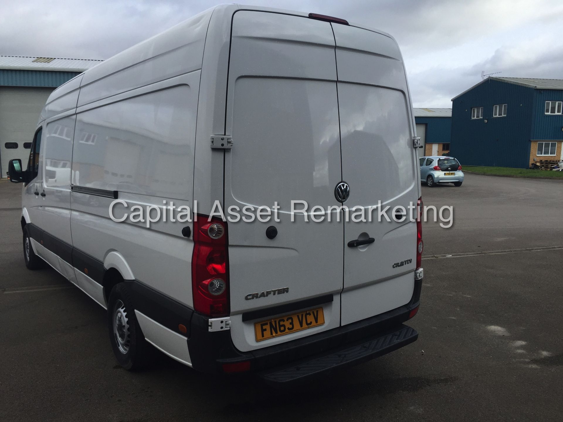 VW CRAFTER CR35 (2014 MODEL) LWB HI-ROOF '2.0 TDI - 109 BHP - 6 SPEED'  (1 OWNER FROM NEW) - Image 4 of 13