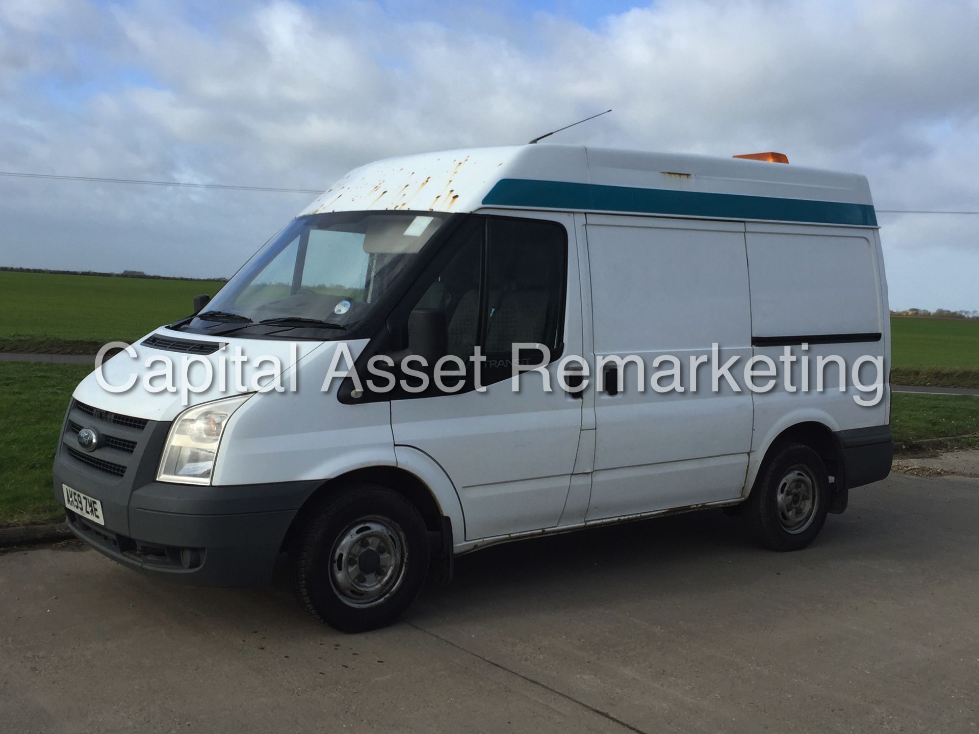 FORD TRANSIT 85 T260S FWD (2010 MODEL) 2.2 TDCI 'SWB - SEMI HI-ROOF' - Image 5 of 16