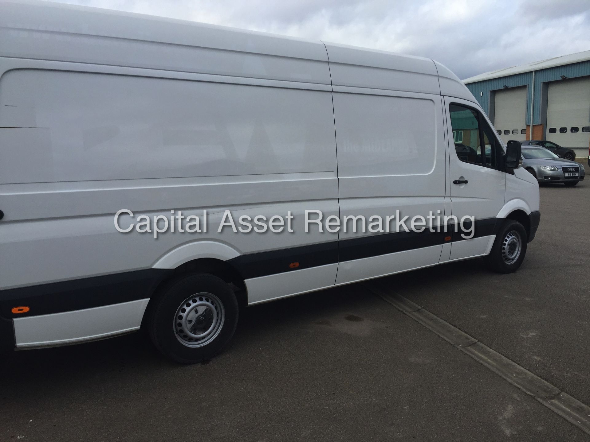 VW CRAFTER CR35 (2014 MODEL) LWB HI-ROOF '2.0 TDI - 109 BHP - 6 SPEED'  (1 OWNER FROM NEW) - Image 6 of 13