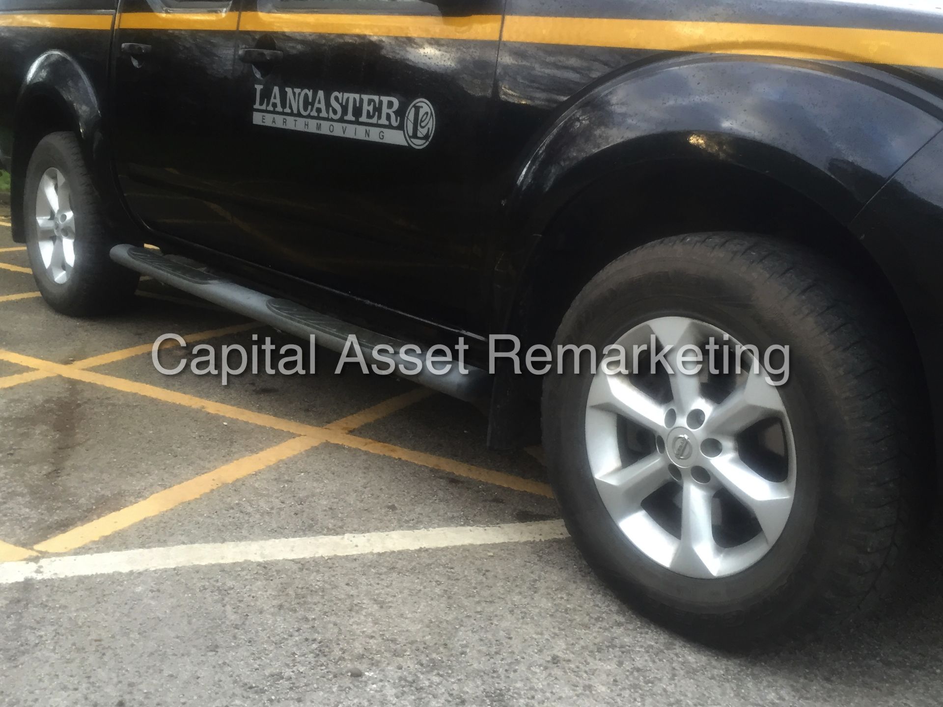 NISSAN NAVARA 'TEKNA' (2014 MODEL) DOUBLE CAB PICK-UP '2.5 DCI - 188 PS - 6 SPEED'  (MASSIVE SPEC) - Image 10 of 22