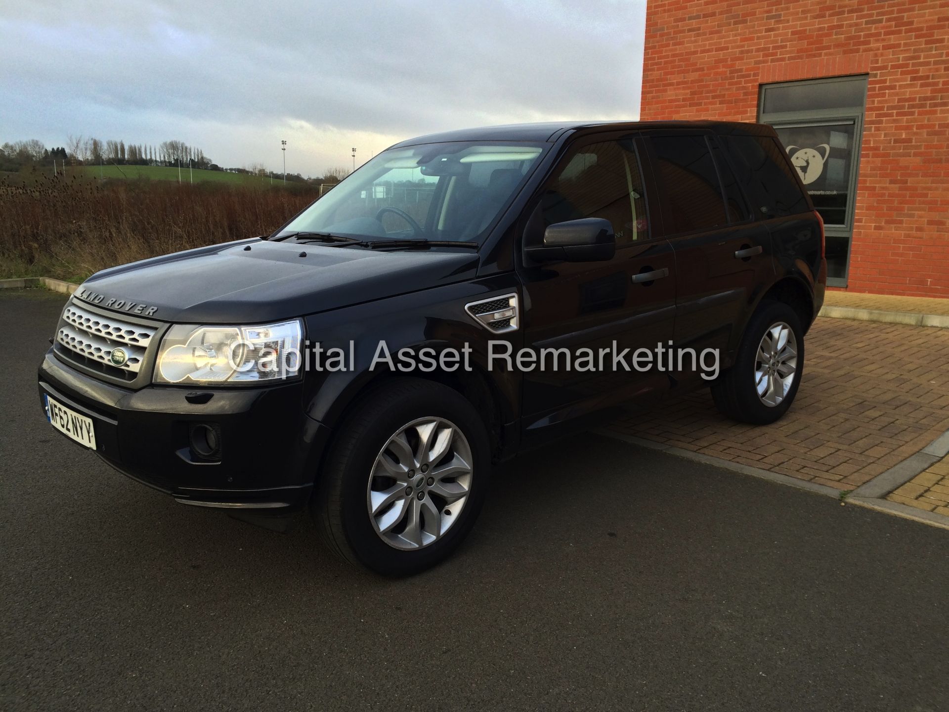 (ON SALE) LAND ROVER FREELANDER 2 SD4 "HSE COMMAND SHIFT" (2013) FULL LOADED - SAT NAV - PAN ROOF - Image 3 of 27