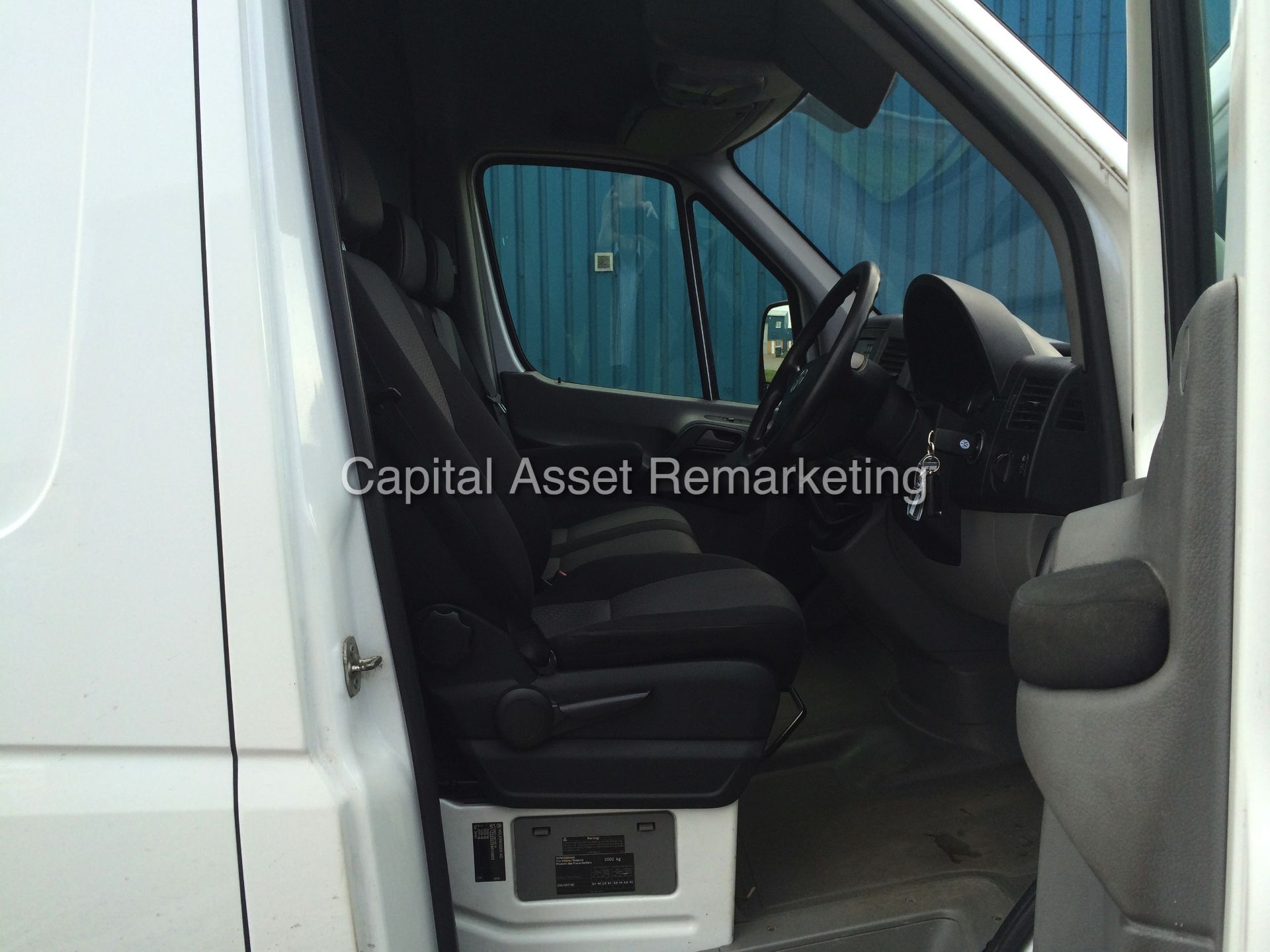 VOLKSWAGEN CRAFTER 2.0Ltr TDI CR35 LWB (2014 MODEL) NEW SHAPE - CRUISE CONTROL - 1 OWNER FROM NEW !! - Image 9 of 19