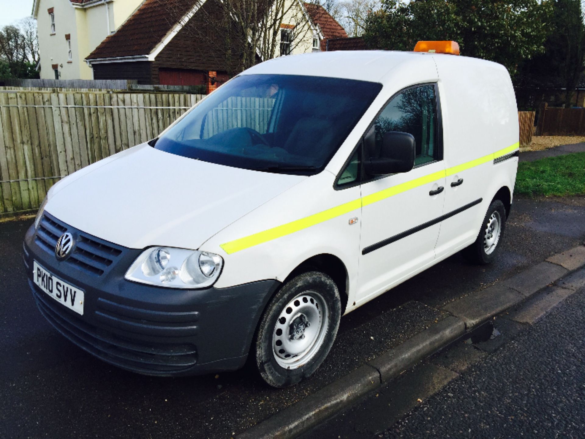 (On Sale) VW CADDY C20 TDI 104 (2010 - 10 REG) 1.9 TDI '104 PS' **FULL HISTORY** (1 OWNER FROM NEW) - Image 2 of 12