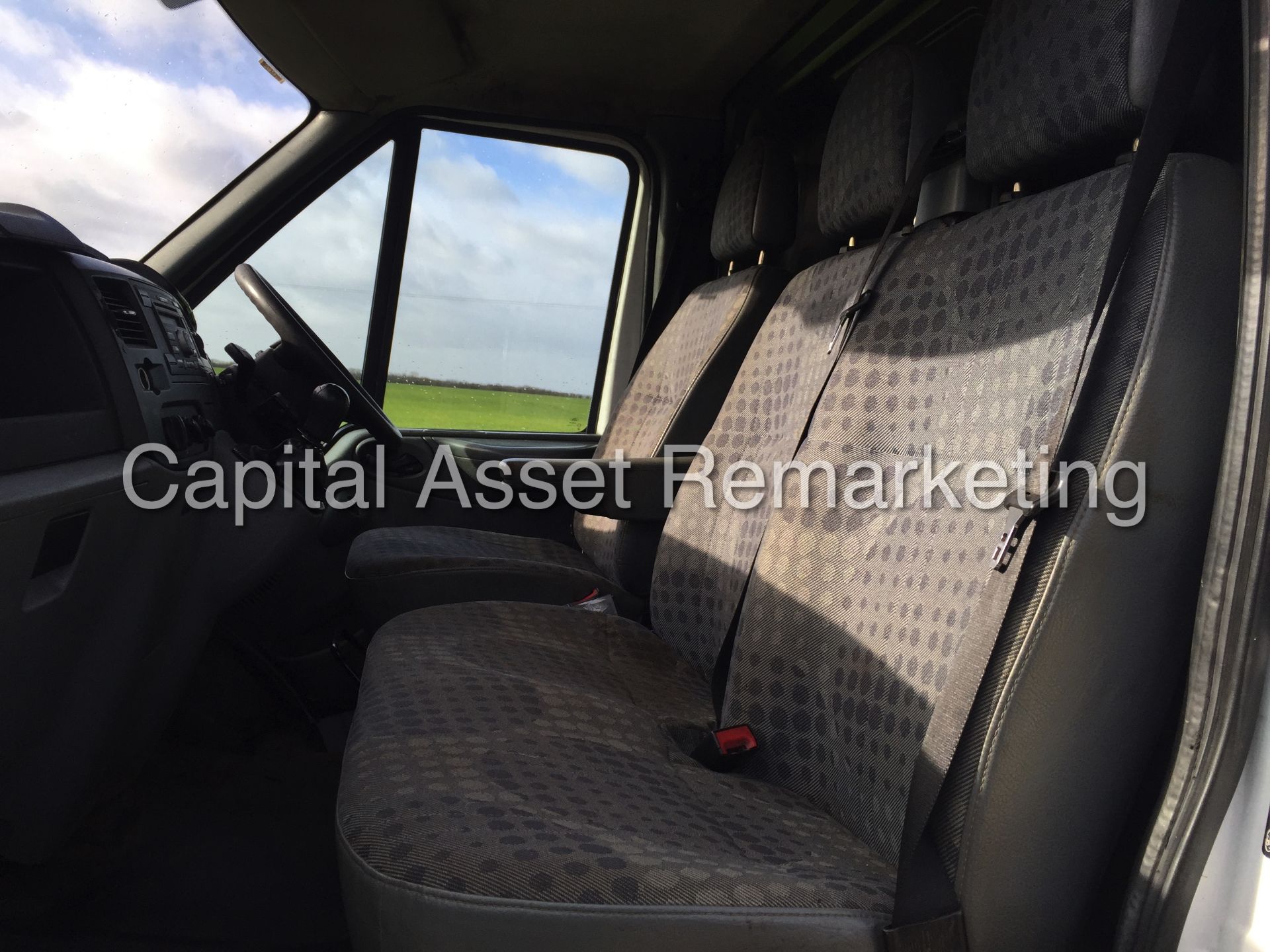 FORD TRANSIT 85 T260S FWD (2010 MODEL) 2.2 TDCI 'SWB - SEMI HI-ROOF' - Image 14 of 16