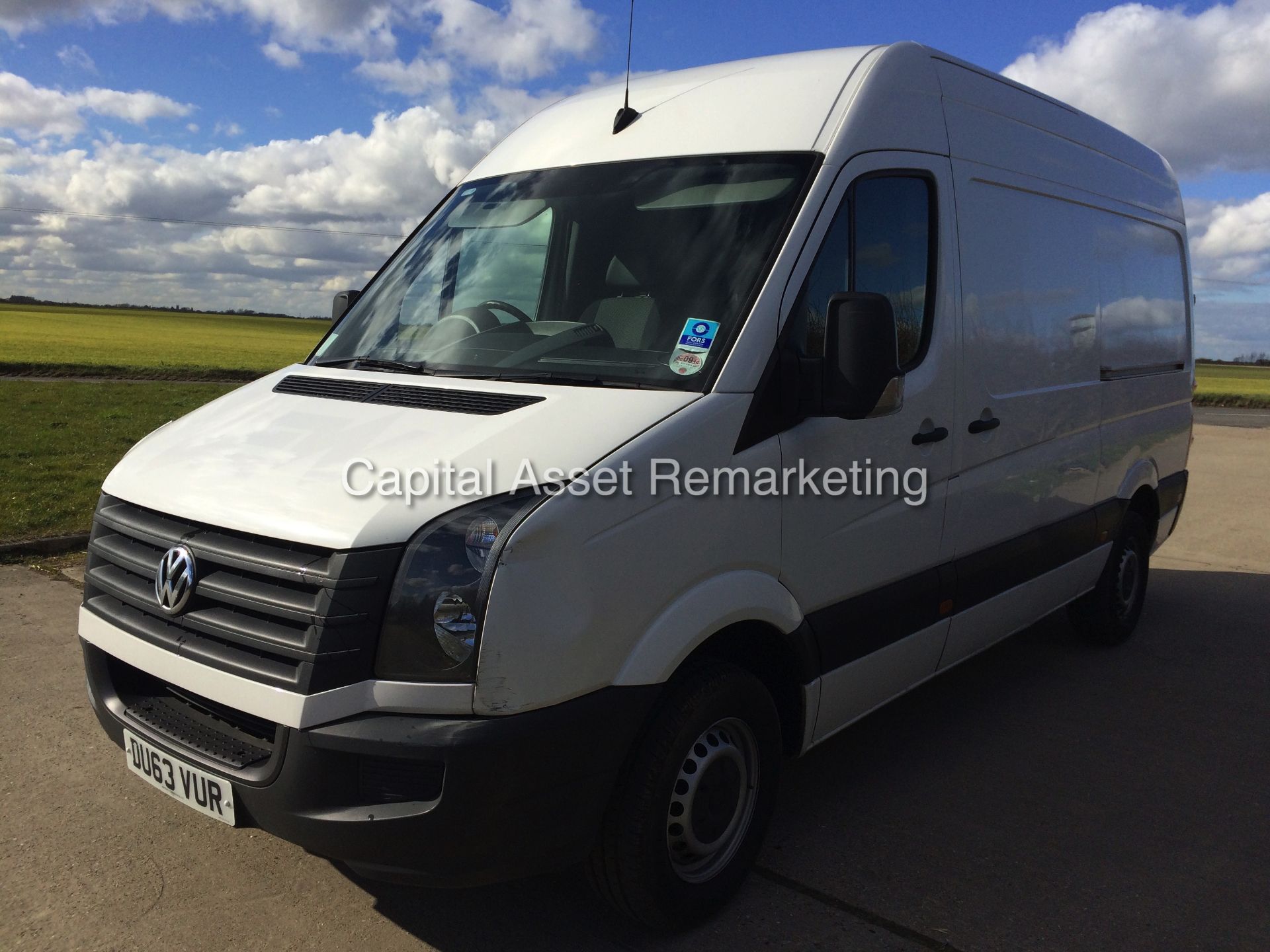 (ON SALE) VOLKSWAGEN CRAFTER CR35 2.0TDI - MEDIUM WHEEL BASE - (2014) MODEL - LOW MILES - 1 OWNER - Image 3 of 15