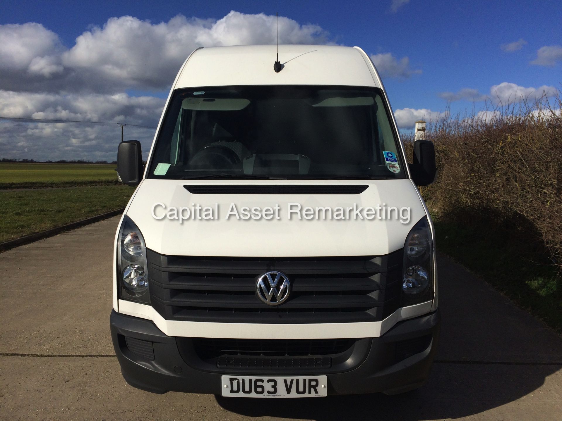 (ON SALE) VOLKSWAGEN CRAFTER CR35 2.0TDI - MEDIUM WHEEL BASE - (2014) MODEL - LOW MILES - 1 OWNER - Image 2 of 15