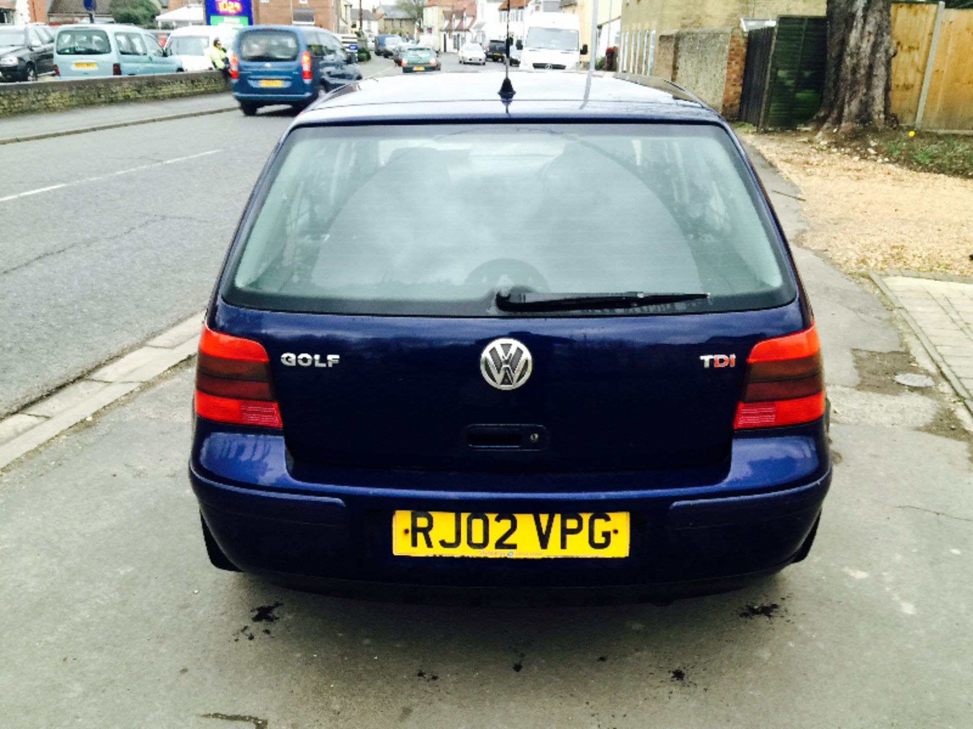 VOLKSWAGEN GOLF GT TDI 1.9 2002(02) **METALLIC BLUE**HEATED SEATS**6 CD CHANGER ***BARGAIN**** - Image 2 of 8