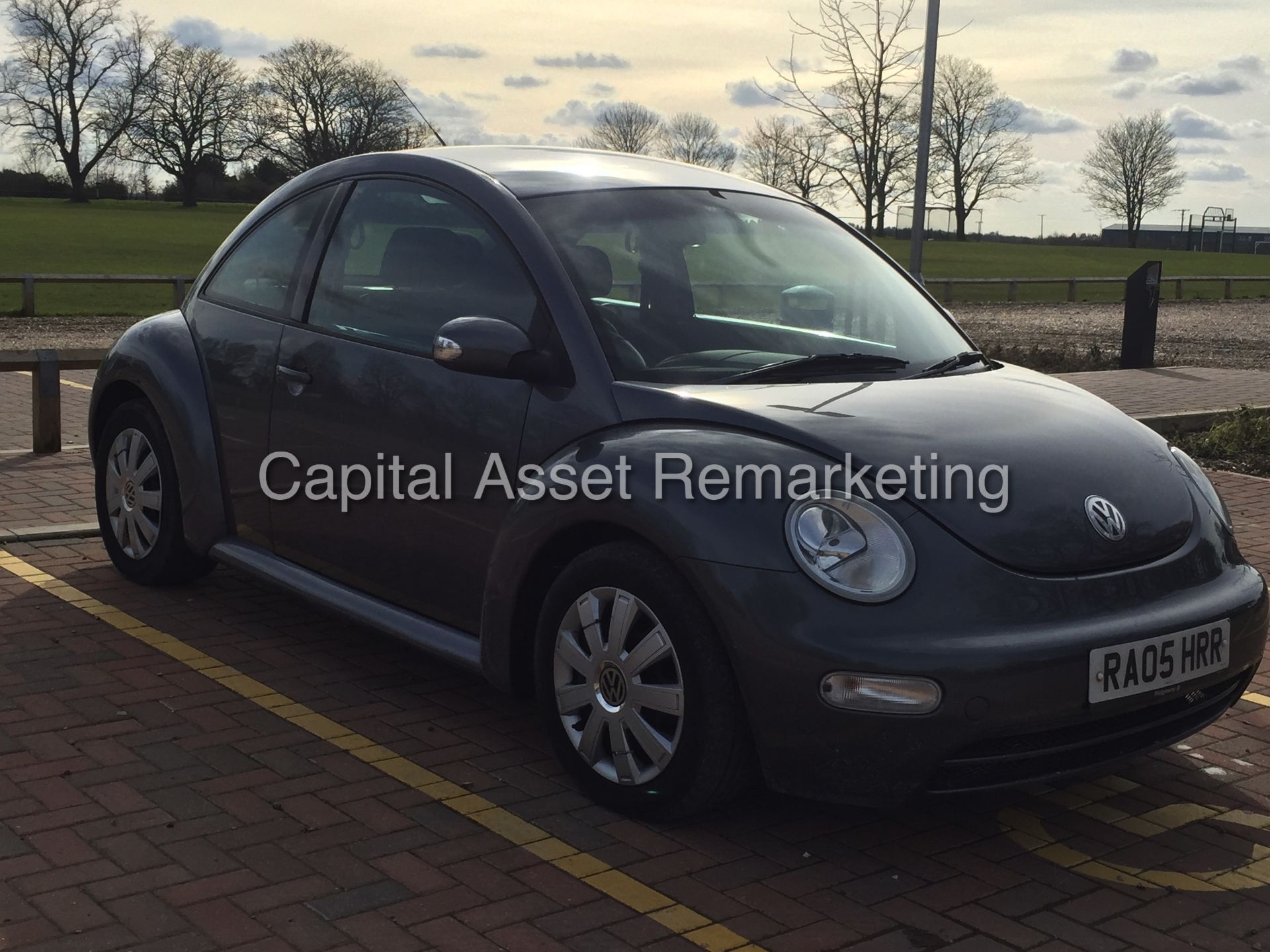 VW BEETLE 1.9 TDI (2005 - 05 REG) TDI 'DIESEL' - 5 SPEED - AIR CON - 50 MPG+ (NO VAT - SAVE 20%) - Image 4 of 17