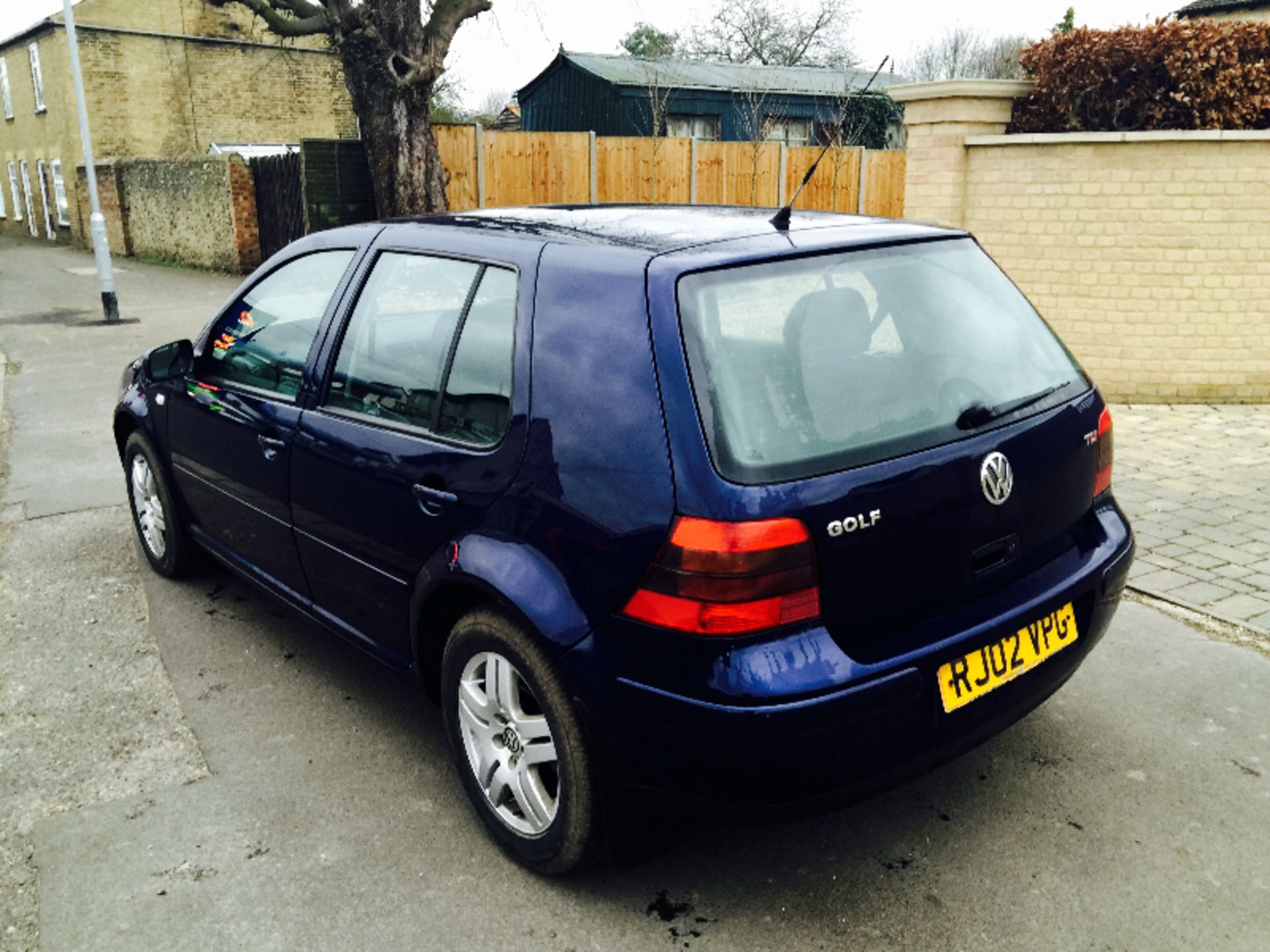 VOLKSWAGEN GOLF GT TDI 1.9 2002(02) **METALLIC BLUE**HEATED SEATS**6 CD CHANGER ***BARGAIN**** - Image 3 of 8