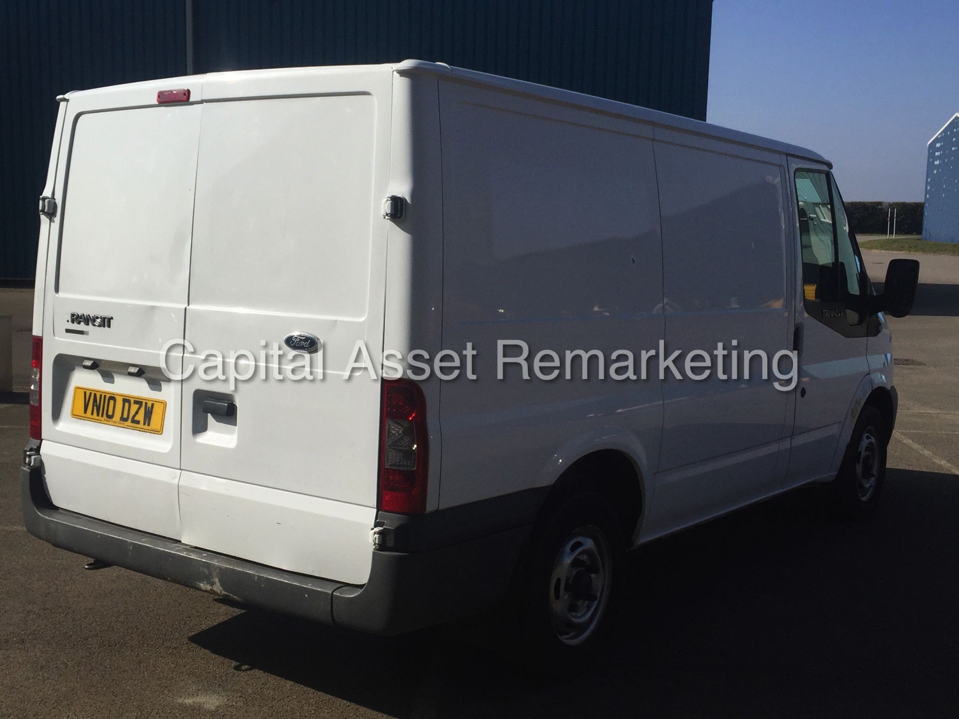 FORD TRANSIT 85 T260 (2010 - 10 REG) 2.2 TDCI - 85 PS - SWB (1 COMPANY OWNER FROM NEW) - Image 7 of 17