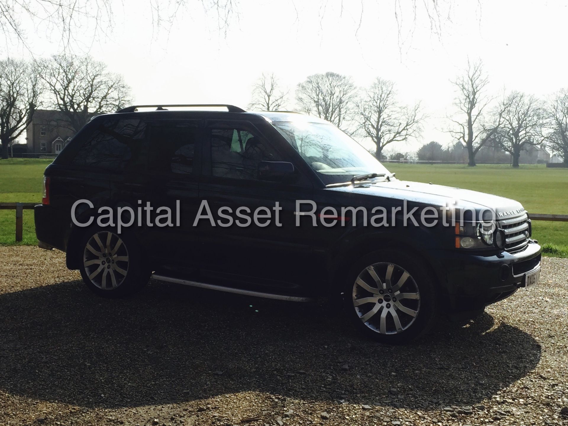 (ON SALE) RANGE ROVER SPORT 'HSE' (TDV6) - AUTO - LEATHER - SAT NAV - FRONT & REAR DVD's (NO VAT) - Image 8 of 33