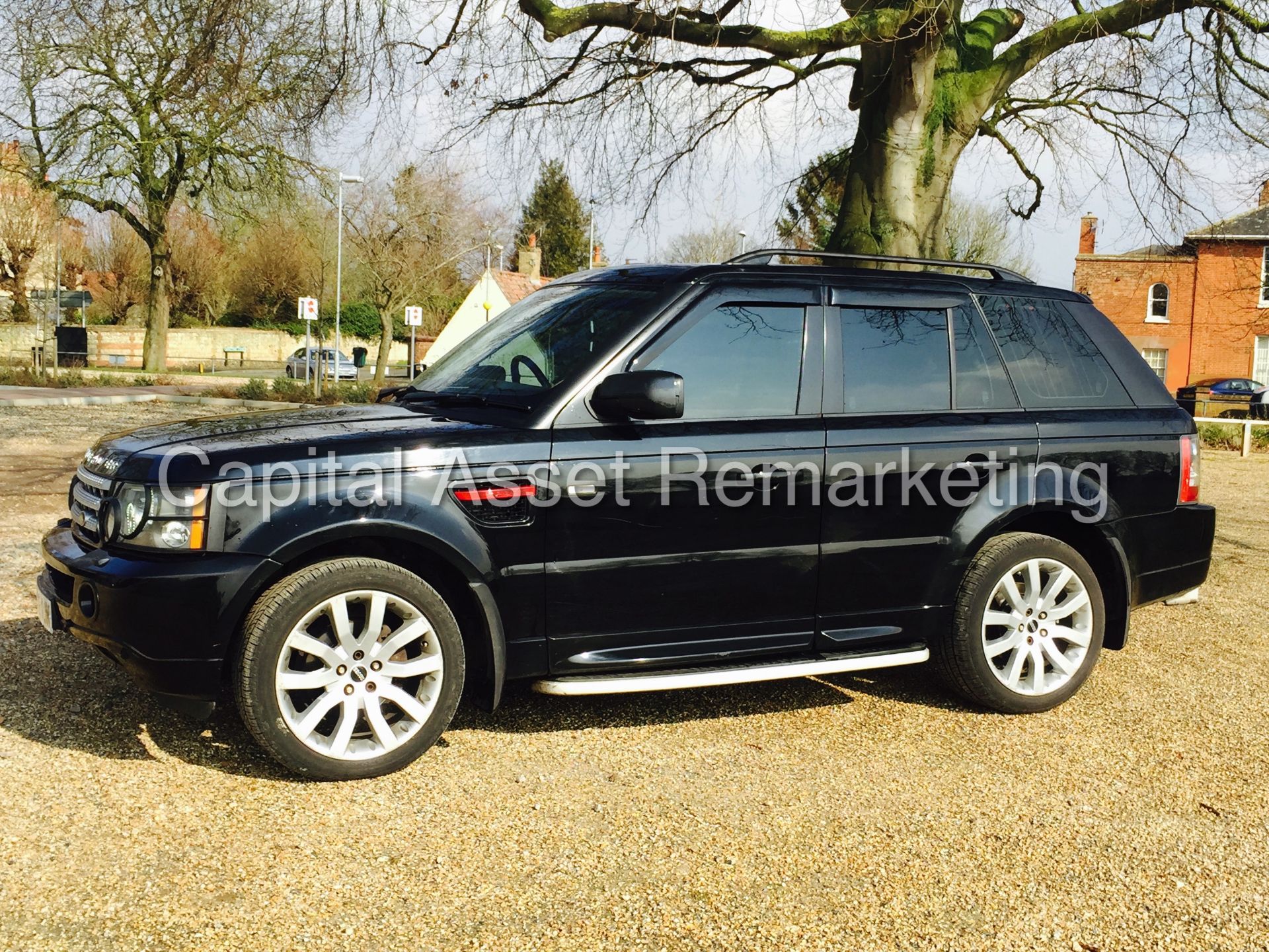 (ON SALE) RANGE ROVER SPORT 'HSE' (TDV6) - AUTO - LEATHER - SAT NAV - FRONT & REAR DVD's (NO VAT) - Image 4 of 33