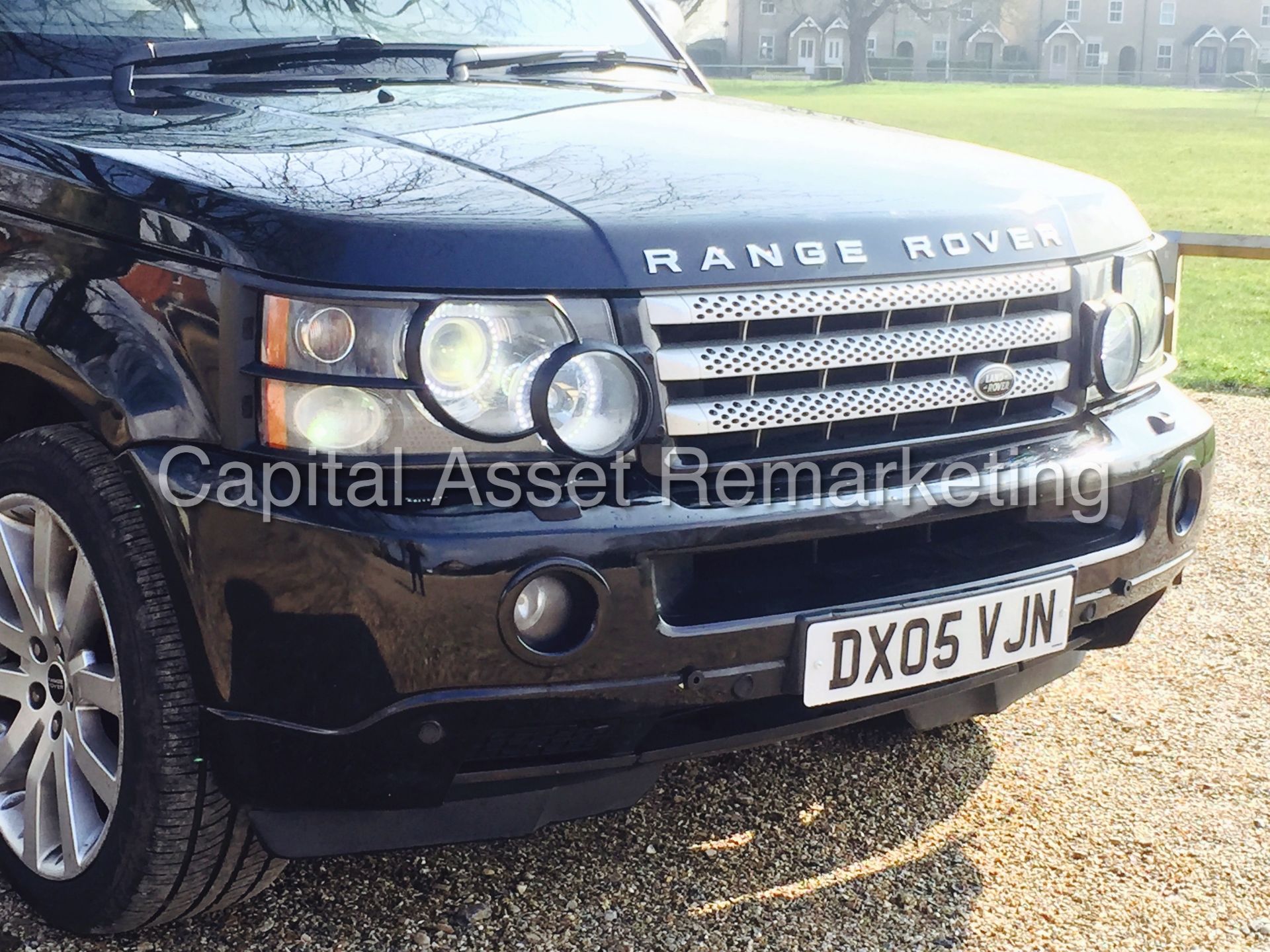 (ON SALE) RANGE ROVER SPORT 'HSE' (TDV6) - AUTO - LEATHER - SAT NAV - FRONT & REAR DVD's (NO VAT) - Image 10 of 33