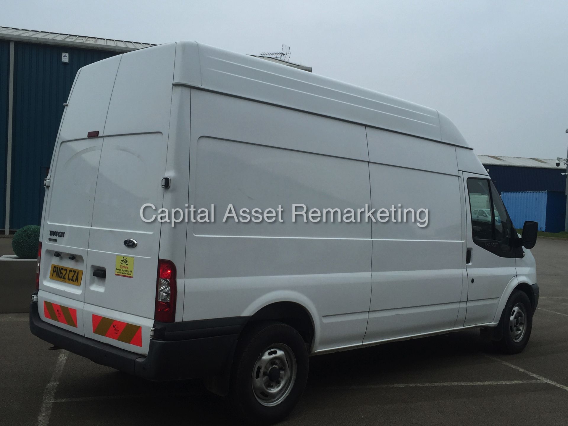 FORD TRANSIT 125 T350L RWD (2013 MODEL) 2.2 TDCI - 125ps - 6 SPEED 'LWB - HI ROOF' (1 FORMER KEEPER) - Image 7 of 19