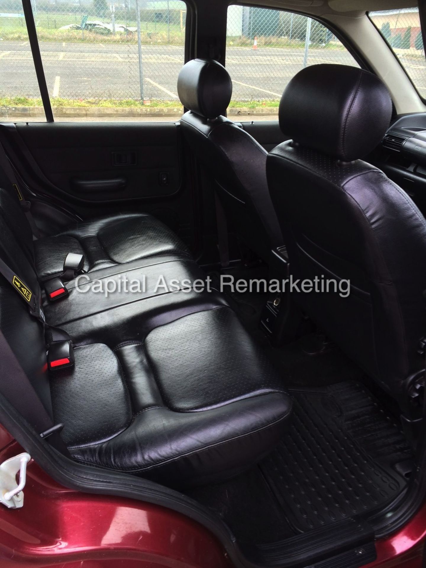 LAND ROVER FREELANDER TD4 "ES - AUTO" 5 DOOR - HIGH SPEC - LEATHER INTERIOR - AIR CON-NO VAT TO PAY - Image 9 of 12