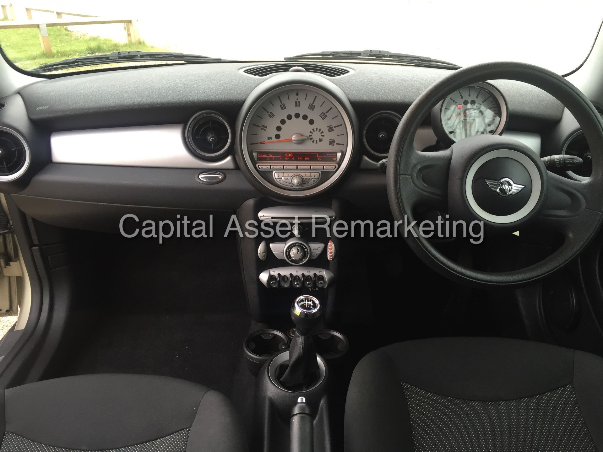 (ON SALE) MINI 'ONE EDITION' (2009 MODEL) 'PETROL' - 6 SPEED - STOP / START 'GENUINE LOW MILES' - Image 17 of 23