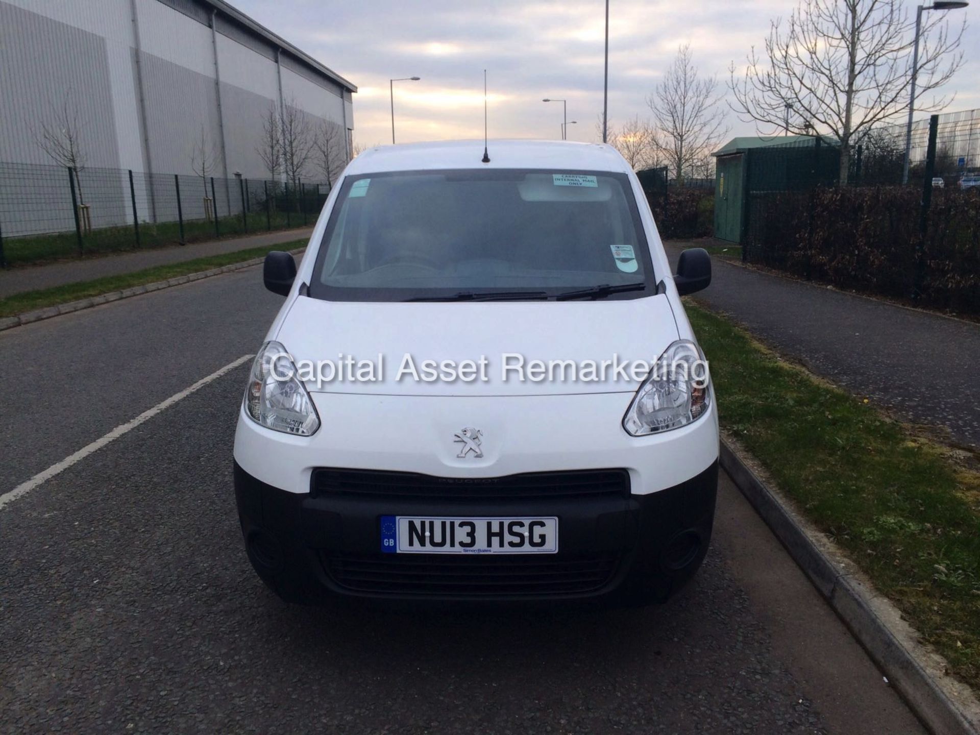 PEUGEOT PARTNER 1.6HDI "NEW SHAPE" (2013 - 13 REG) AIR CON - ELEC PACK - SIDE LOADING DOOR - 1 OWNER - Image 2 of 13