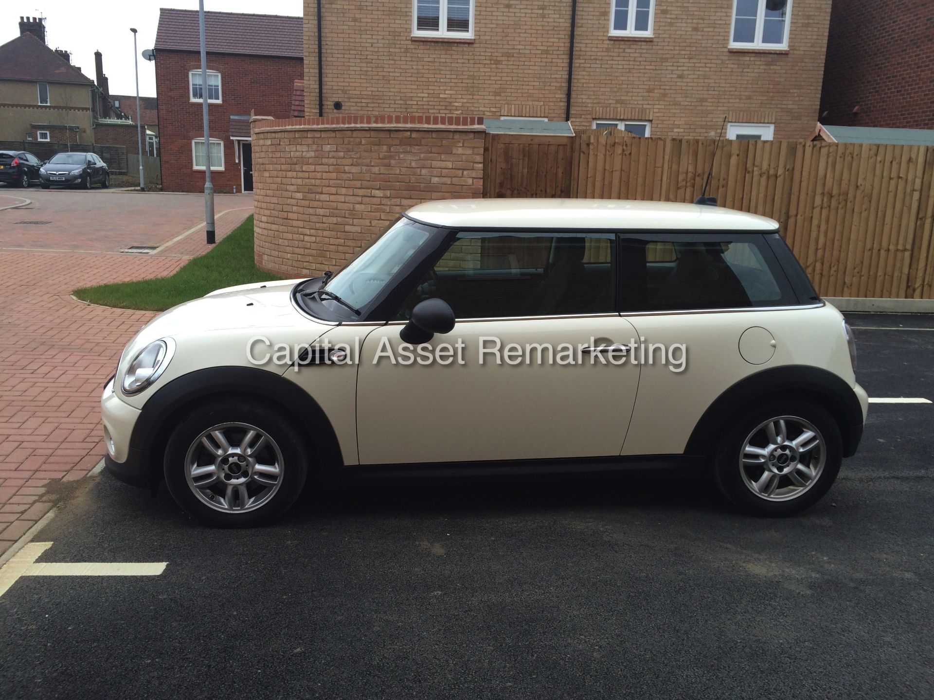 (ON SALE) MINI "ONE D" 1.6 DIESEL - WHITE (2013 MODEL) 1 OWNER - AIR CON / CLIMATE - SERVICE HISTORY - Image 4 of 18