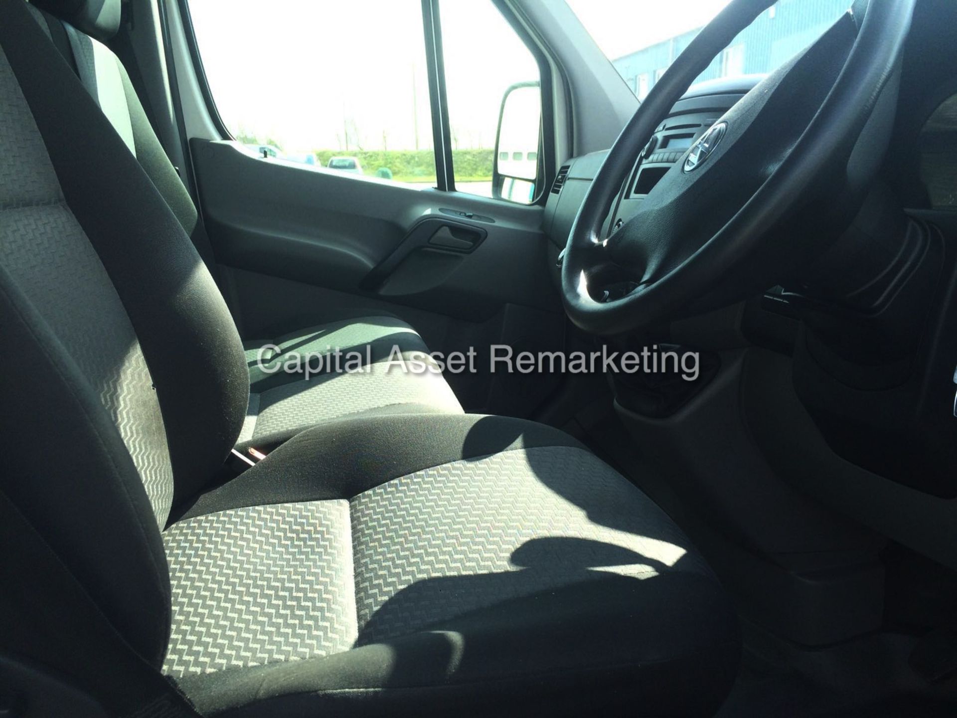 (ON SALE) VOLKSWAGEN CRAFTER CR35 2.0 TDI (109)BHP -MEDIUM WHEEL BASE -HI ROOF - 2014 MODEL -1 OWNER - Image 7 of 12