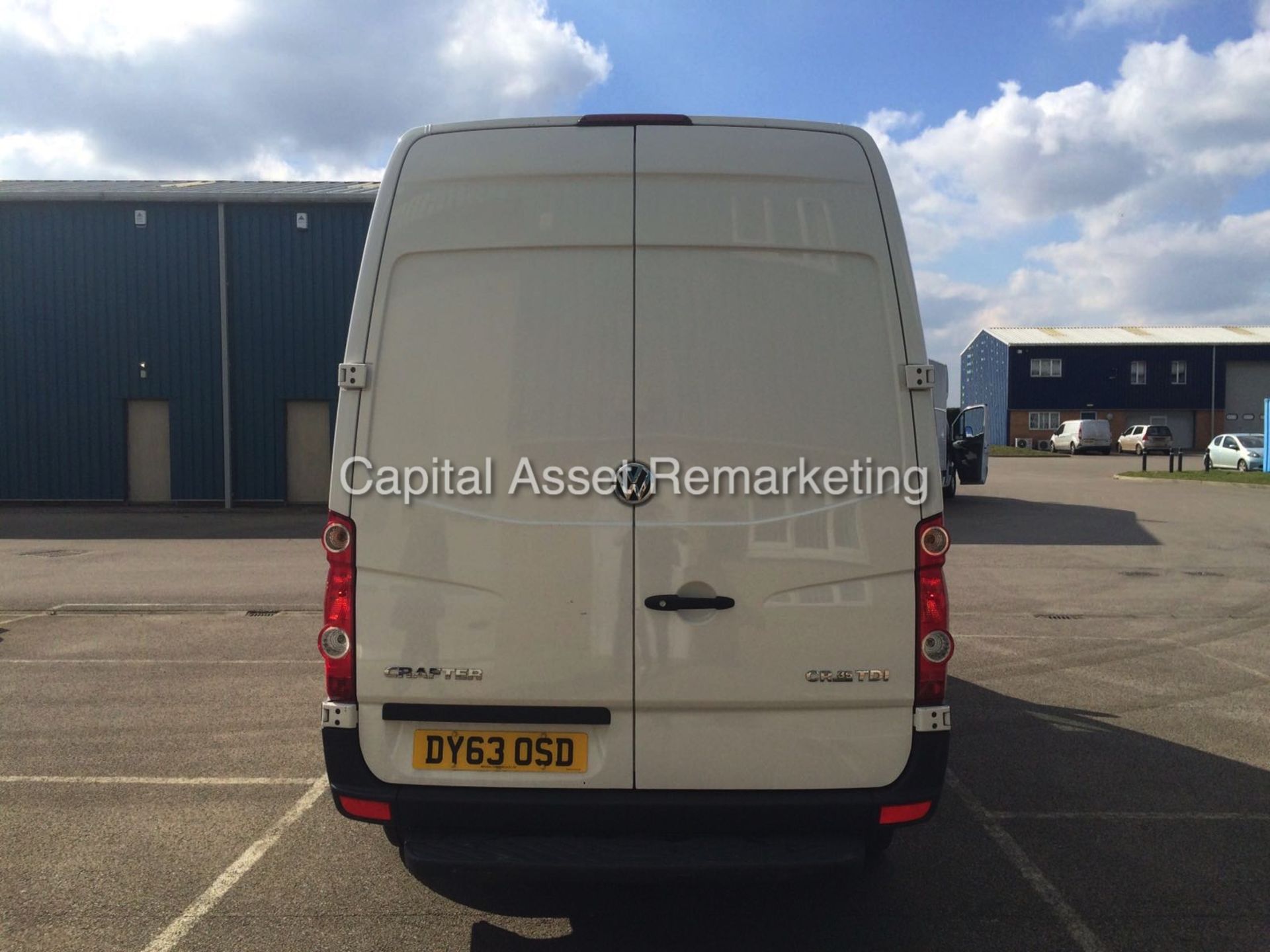 (ON SALE) VOLKSWAGEN CRAFTER - CR35 2.0TDI - MEDIUM WHEEL BASE - 2014 MODEL - LOW MILES - 1 OWNER!!! - Image 5 of 11